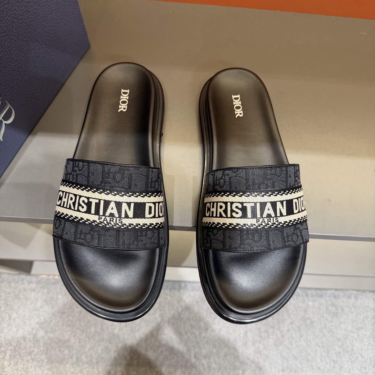 Мужские шлёпанцы Dior