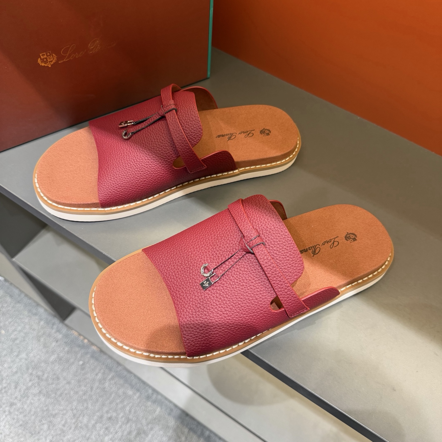Лодочки Loro Piana Summer Walk с ремешком