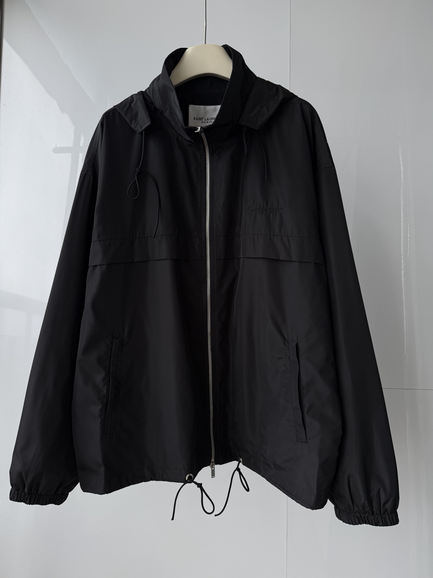 NO:866818,YSL Saint Laurent early autumn new zipper windbreaker jacket, logo letter embroidery on the chest, custom lettering hardware, loose fit, simple and textured, casual and versatile upper body, same style for men and women SMLXL, saint laurent-clothing, saint laurent, saint laurent, jackets & coats,19860909YSL 圣罗兰早秋新款拉链风衣外套 胸前logo字母刺绣 定做刻字五金 宽松版型 简约有质感 上身休闲百搭 男女同款 SMLXL,圣罗兰-服装,saint laurent,saint laurent,jackets & coats,,Women's clothing