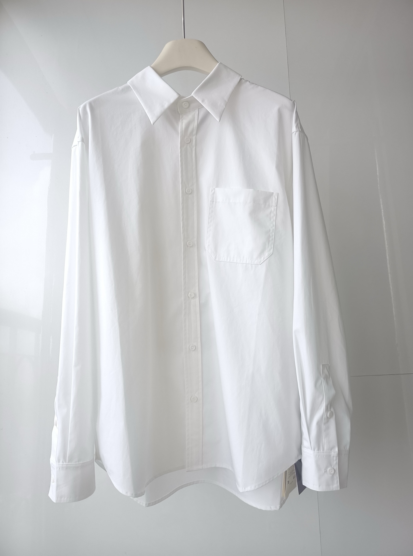 NO:866781,GUCC1 new white shirt, heavy-duty 10,000-needle exquisite LOGO graphic embroidery, custom-made buttons, loose fit, can be worn alone or outside, an indispensable white shirt in autumn, same style for men and women SMLXL, Gucci-clothing, gucci, gucci, shirts,19860909GUCC1 新款白色衬衫 重工万针精致LOGO图型刺绣 定做扣子 宽松版型 可单穿或外搭 秋日不可缺少的一款白衬衫 男女同款 SMLXL,古驰-服装,gucci,gucci,shirts,,Women's clothing