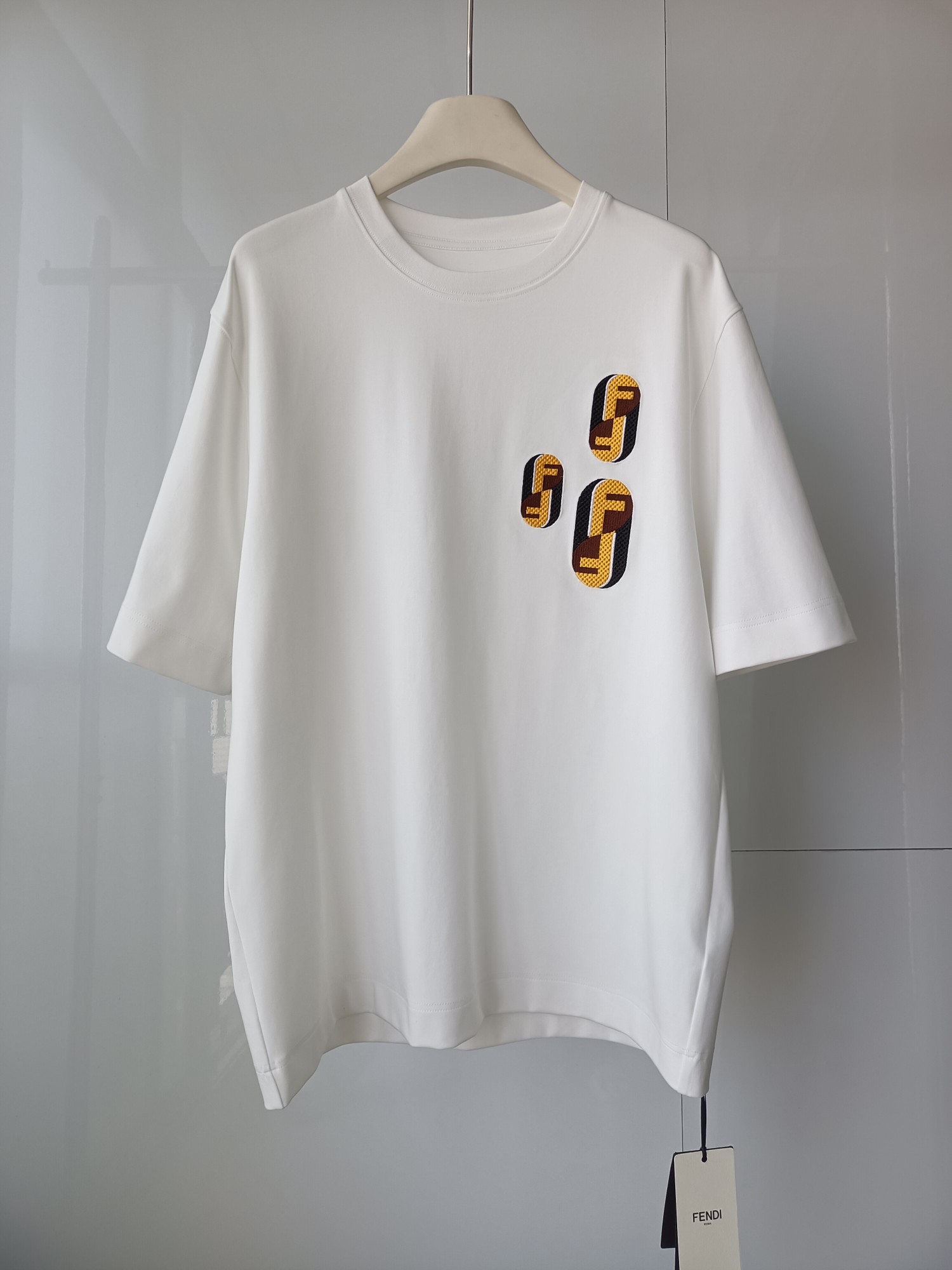 NO:744042,FD new Fendi round neck pure cotton short sleeves, yellow FF exquisite embroidery, simple and versatile, same style for men and women SMLXL, Celine-clothing, celine, fendi, T-shirt,19860909FD 新款芬迪圆领纯棉短袖 黄色系FF精致刺绣 简约百搭搭 男女同款SMLXL,赛琳-服装,celine,fendi,T-shirt,,Women's clothing