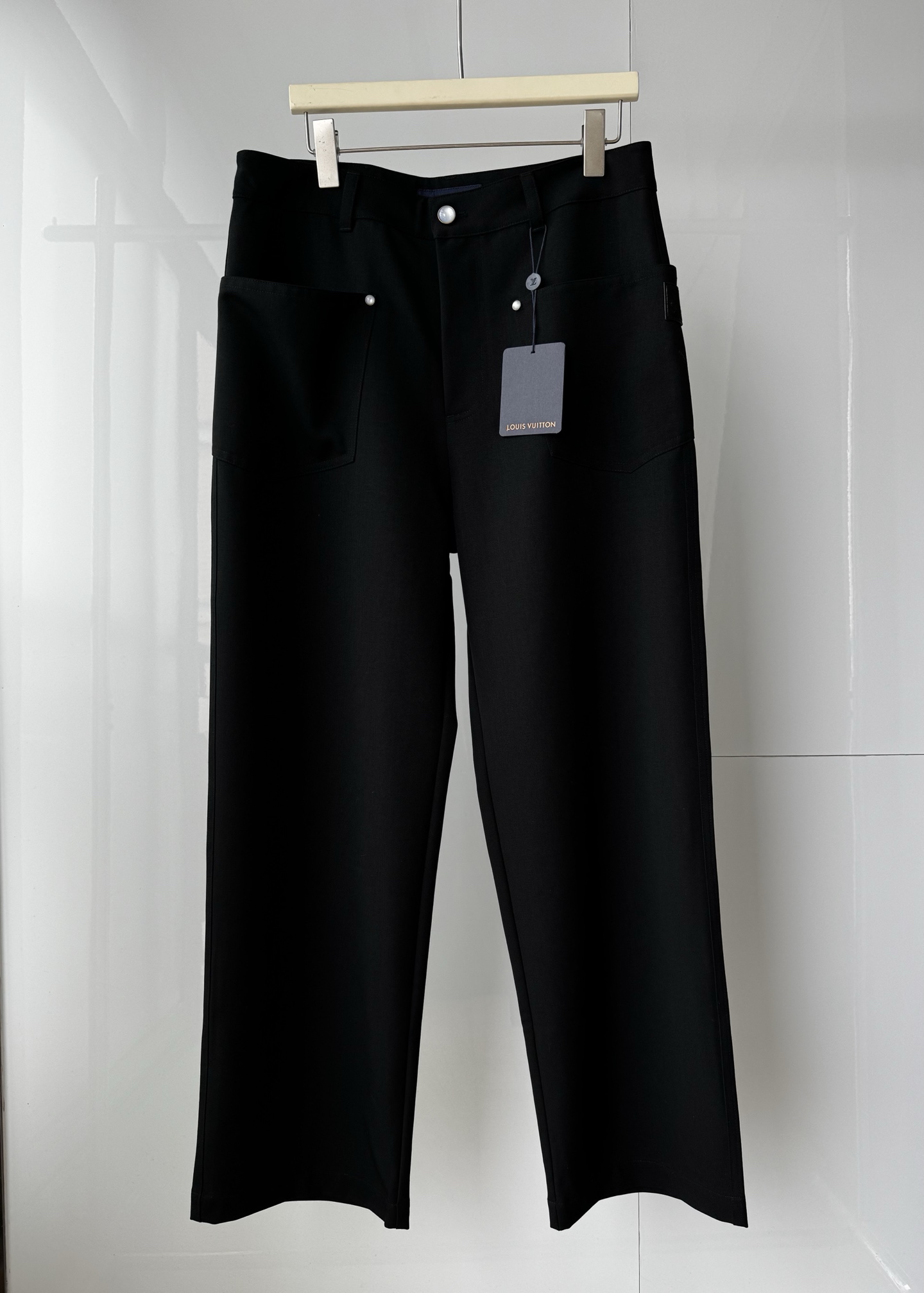 NO:784620,L/V new wool blended loose straight pants, custom button hardware, loose pocket design, casual personality, adjustable waist, SMLXL, Louis Vuitton-clothing, louis vuitton,19860909L/V 新款羊毛混纺宽松直筒裤 定做扣子五金 宽松口袋设计 个性休闲 腰围可调节宽松 SMLXL,路易威登-服装,louis vuitton,,Women's clothing