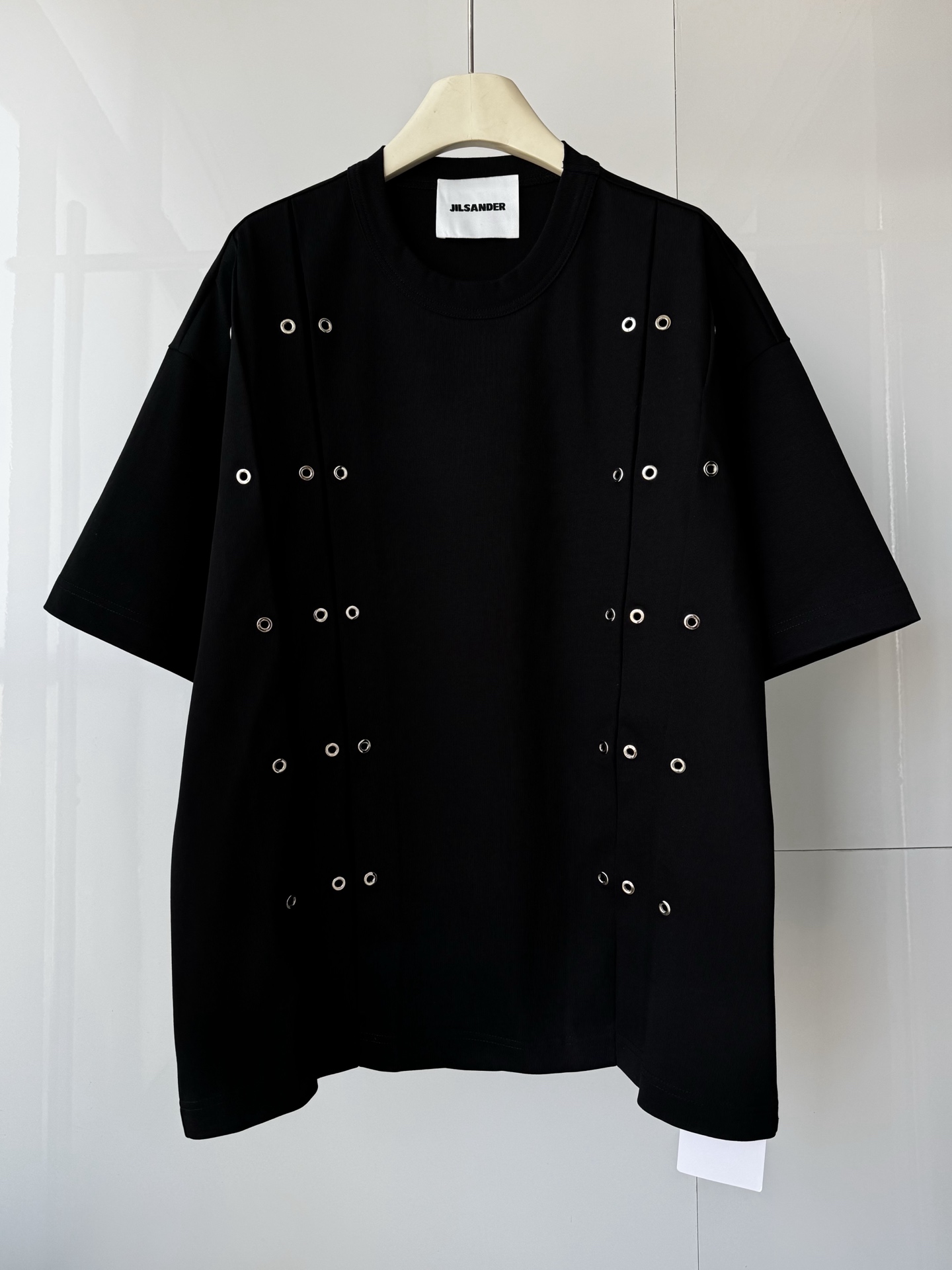 NO:775472,JIL SANDER JIL SANDER's new heavyweight, high-gram weight pure cotton round neck, loose short sleeves, folded metal small circles, strong design, loose and versatile, same style for men and women SMLXL, men's clothing, jil sander, T-shirt,19860909JIL SANDER 吉尔桑达新款重磅高克重纯棉圆领宽松短袖 折叠金属小圆圈饰 设计感强 宽松百搭 男女同款 SMLXL,男装,jil sander,T-shirt,,Women's clothing