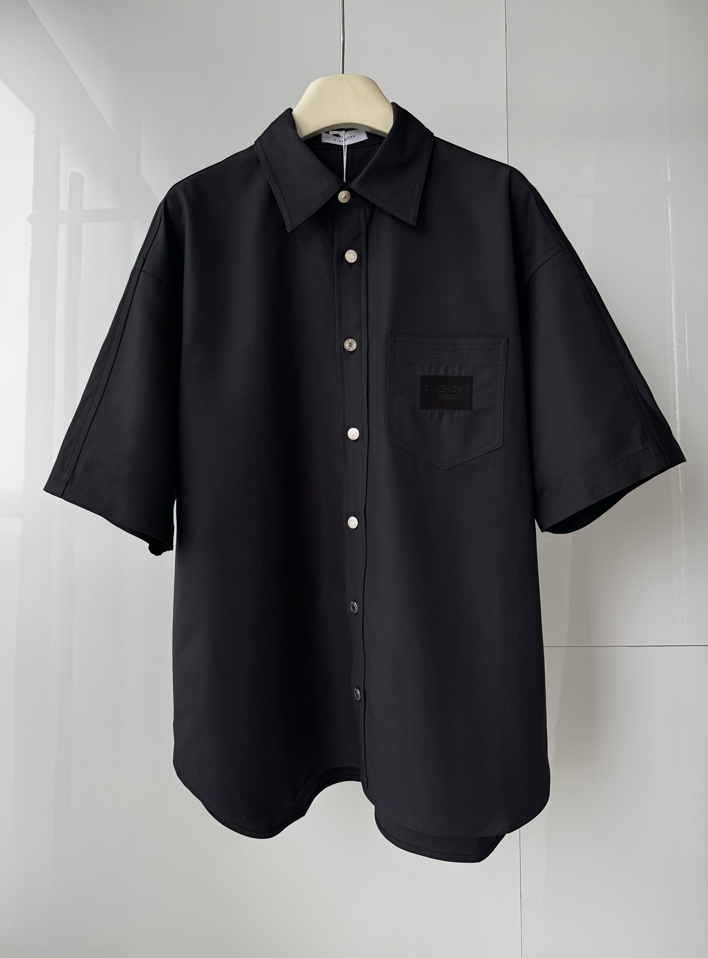 NO:786591,GVC new Givenchy loose short-sleeved shirt jacket, pocket logo embroidery, custom lettering hardware, can be worn alone or stacked, same style for men and women SMLXL, Givenchy-clothing, givenchy, jackets & coats, shirts, T-shirt,19860909GVC 新款纪梵希宽松短袖衬衫外套 口袋logo刺绣 定做刻字五金 可单穿或叠搭 男女同款 SMLXL,纪梵希-服装,givenchy,jackets & coats,shirts,T-shirt,,Women's clothing