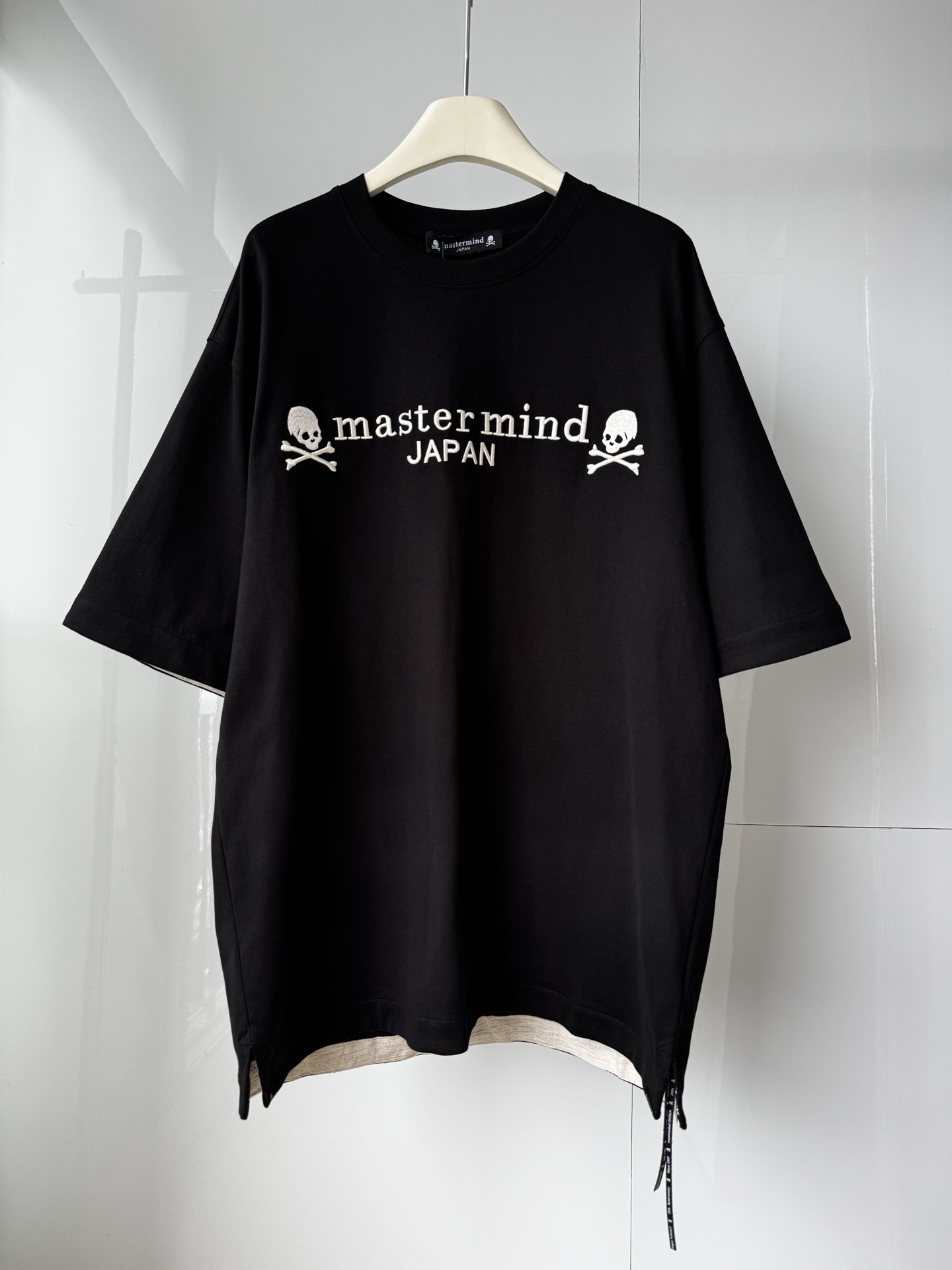 NO:784755,master mind MMJ dark style loose round neck short sleeves, exquisite logo letter embroidery, cuff ribbon decoration, perfect details, same style for men and women, loose and versatile SMLXL, men's clothing, T-shirt,19860909master mind MMJ暗黑系宽松圆领短袖 精致logo字母刺绣 袖口织带饰 细节完美 男女同款 宽松百搭 SMLXL,男装,T-shirt,,Women's clothing