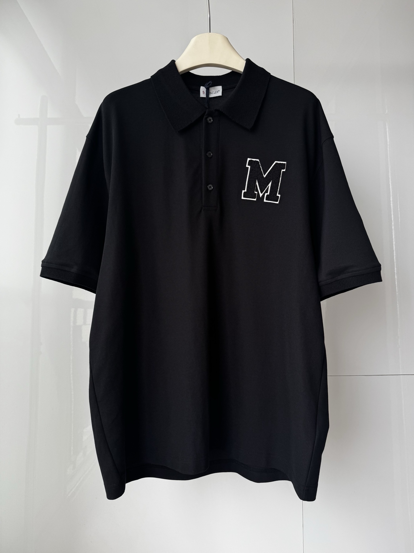 NO:820528,Meng Mouth new style pique polo shirt for summer, embroidered M letter badge, small logo on cuffs, loose fit SMLXL, Meng Mouth-clothing, Moncler,19860909蒙口 夏装新款珠地polo衫 M字母徽章绣花 袖口小标饰 宽松版型 SMLXL,蒙口-服装,Moncler,,Women's clothing