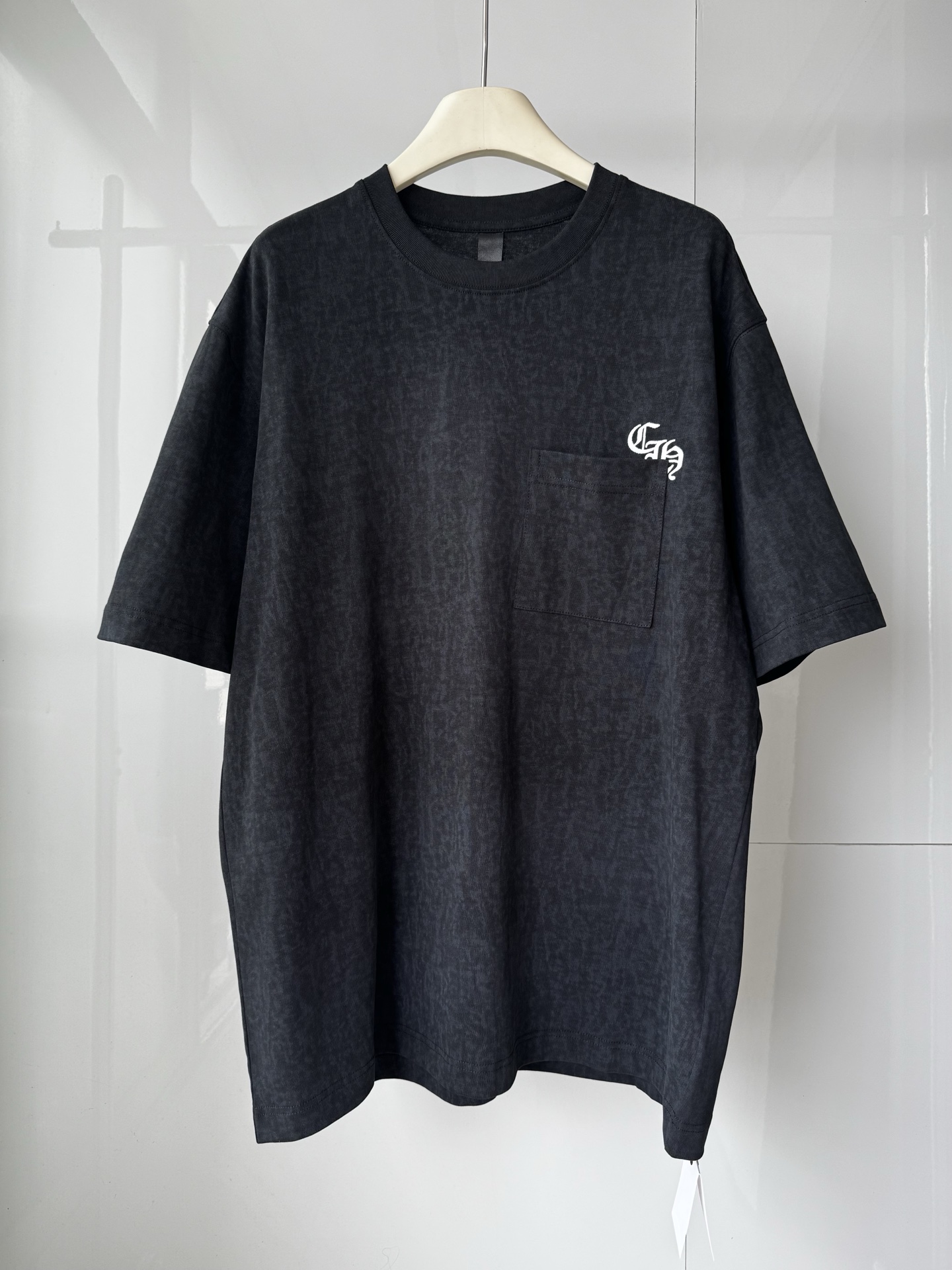 NO:864455,Chrome Hearts CH Summer Clothing New Style Washed Distressed Black Gray Cotton Fabric Leather Brand Cross Embroidery Loose Fit Unisex Style SMLXL, Chrome Hearts-Clothing, chrome hearts,19860909克罗心 CH夏装新款 水洗做旧黑灰色棉面料 皮牌十字架刺绣 宽松版型 男女同款 SMLXL,克罗心-服装,chrome hearts,,Women's clothing
