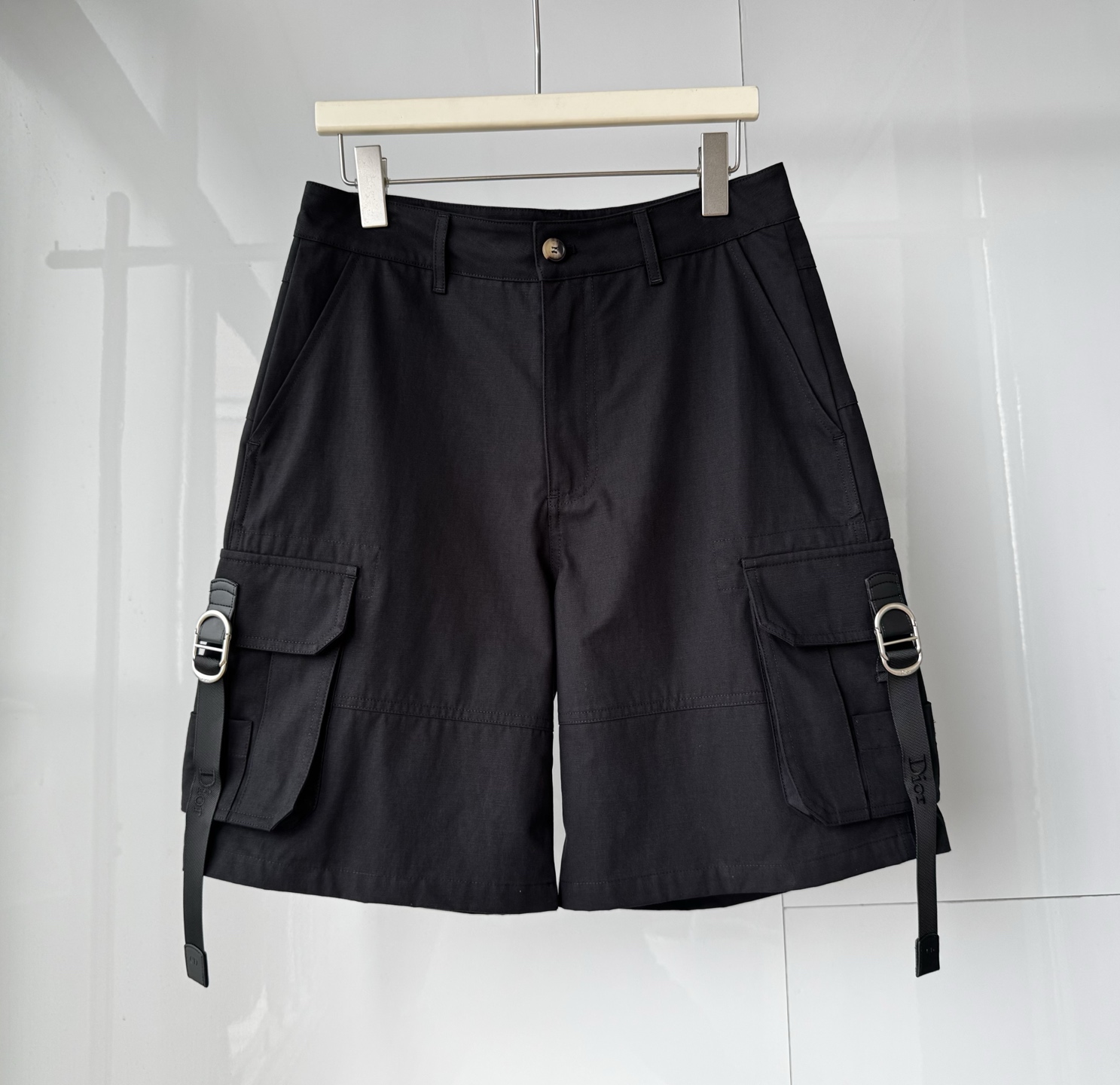 NO:889232,D1OR Dior summer new casual shorts, custom-engraved logo leather plaque, multi-pocket workwear style design, casual and versatile SMLXL, Dior-clothing, dior, shorts,19860909D1OR 迪奥夏装新款休闲短裤 定做刻字logo皮牌饰 多口袋工装风设计 休闲百搭 SMLXL,迪奥-服装,dior,shorts,,Women's clothing