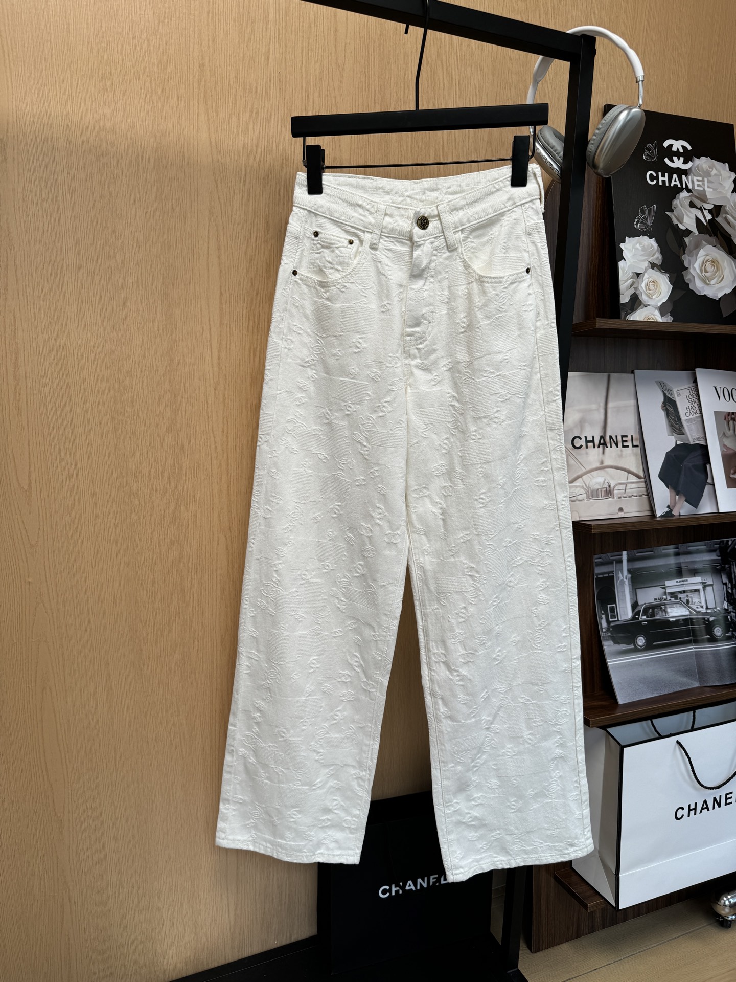 Chanel 25 New Denim Jacquard Straight-Leg Pants with Logo Pattern 8 i1759391771779 6162 0 7