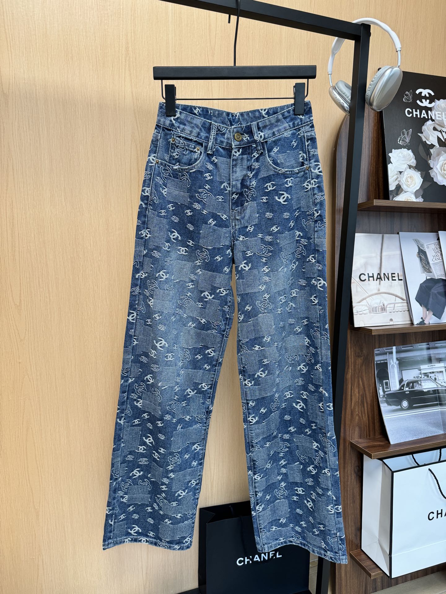 Chanel 25 New Denim Jacquard Straight-Leg Pants with Logo Pattern 9 i1759391774908 4503 0 5