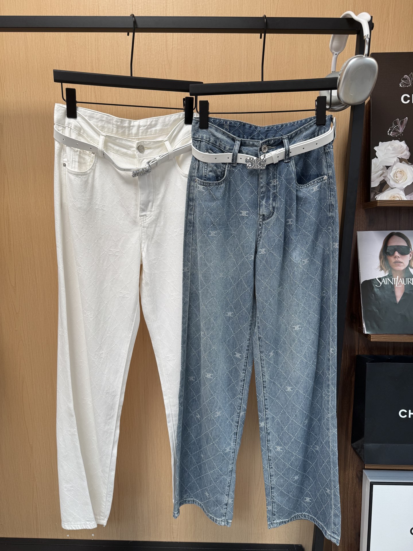 NO:893154,CELIN*26 hot summer replenishment series Tencel denim straight pants with the same belt. Exclusively customized diamond-shaped jacquard logo fabric. Classic and versatile version. Easy to wear and not picky!  3 color smlxl code,,celine,19860909CELIN*26夏季火爆补单系列款 天丝牛仔直筒裤搭配同款腰带 独家定制菱形格提花logo面料 经典百搭版型 好穿不挑人！ 3色smlxl码,,celine,,Women's clothing