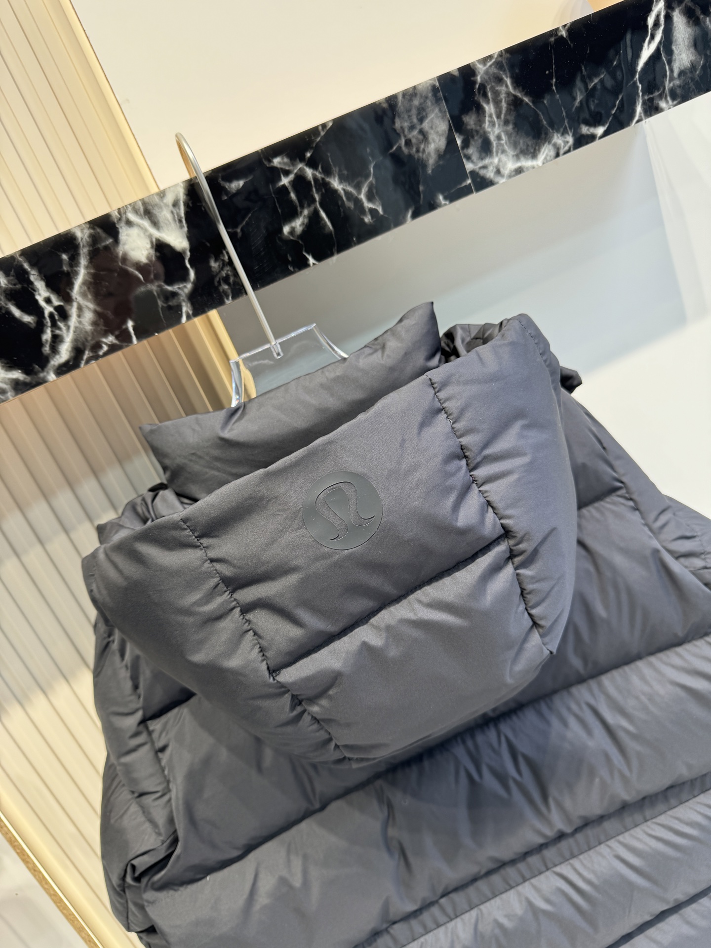 Lululemon Wunder Puff jacket everyday dark gray yoga