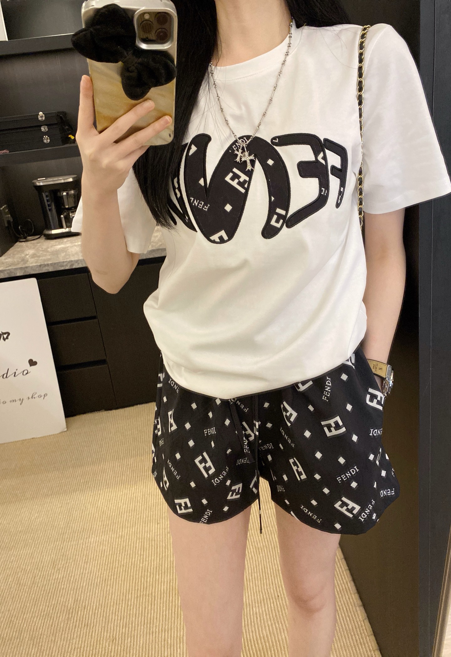 i1739790260844 1969 0 4