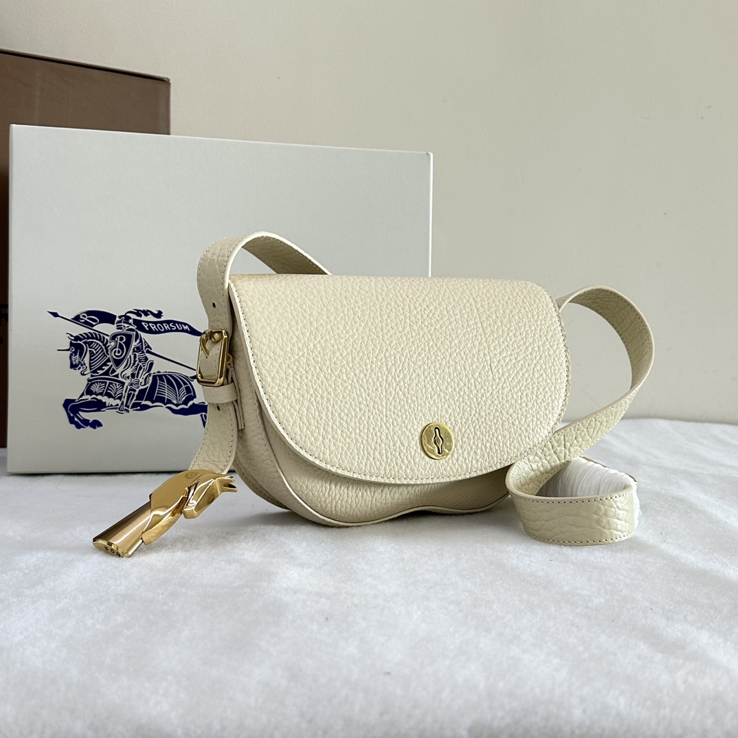 25 new product debut Burberry original factory B Chess college style cross-body bag. Full leather stand-up bag, made of full-grain calfskin fabri