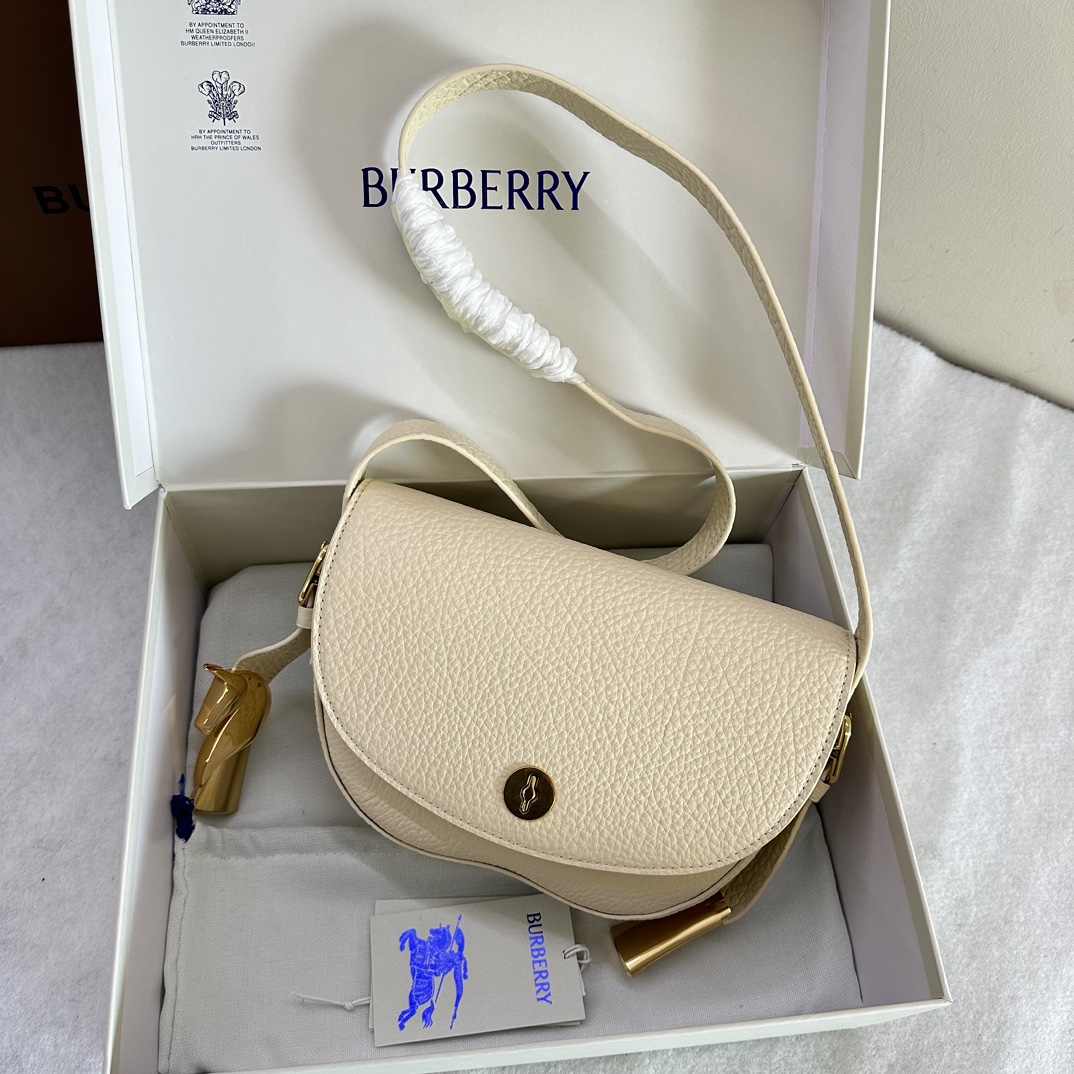 25 new product debut Burberry original factory B Chess college style cross-body bag. Full leather stand-up bag, made of full-grain calfskin fabri