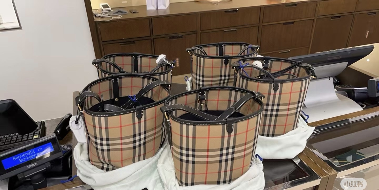 Burberry Counter upper body renderings