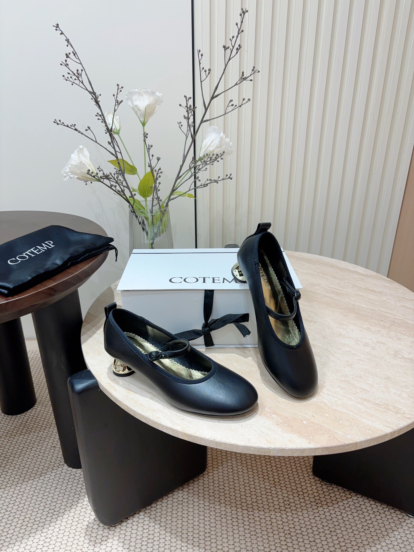 Retro Ballet Shoes with Metal Button Detail in Soft Lamb Skin – P7000 - 图片 8