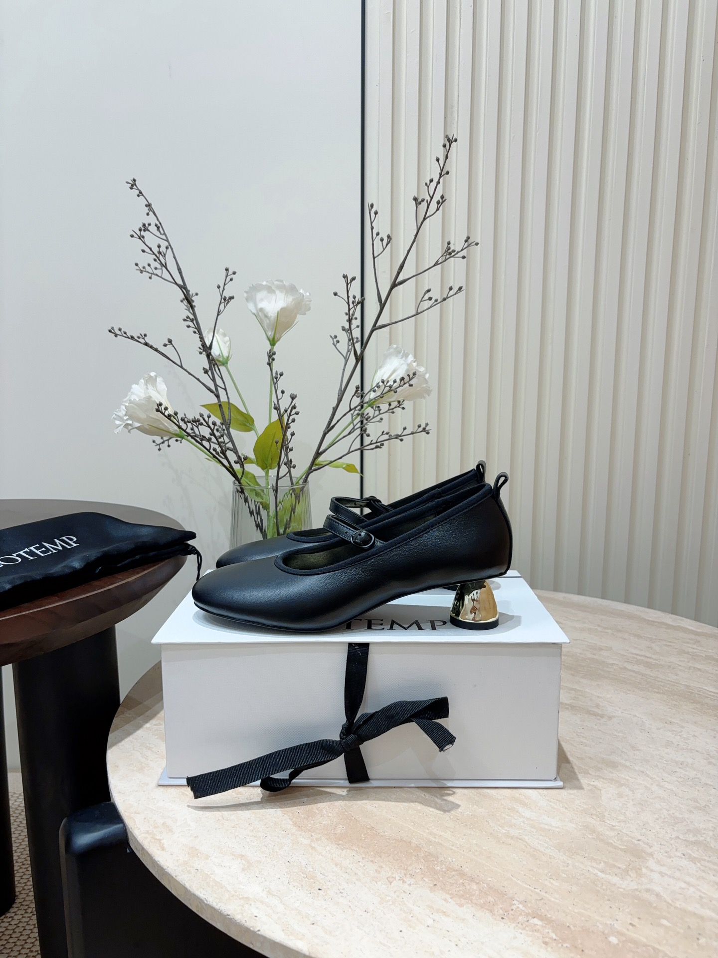 Retro Ballet Shoes with Metal Button Detail in Soft Lamb Skin – P7000