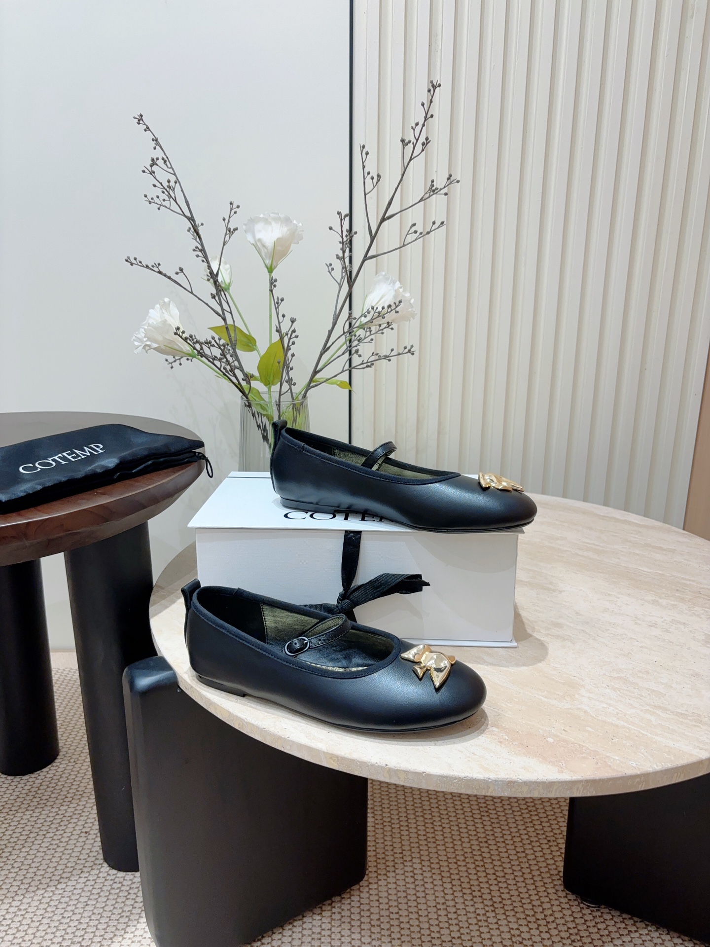 Retro Style: Ballet Flats with Grandmother’s Shoes Design – Soft Leather, Elegant Details - 图片 7