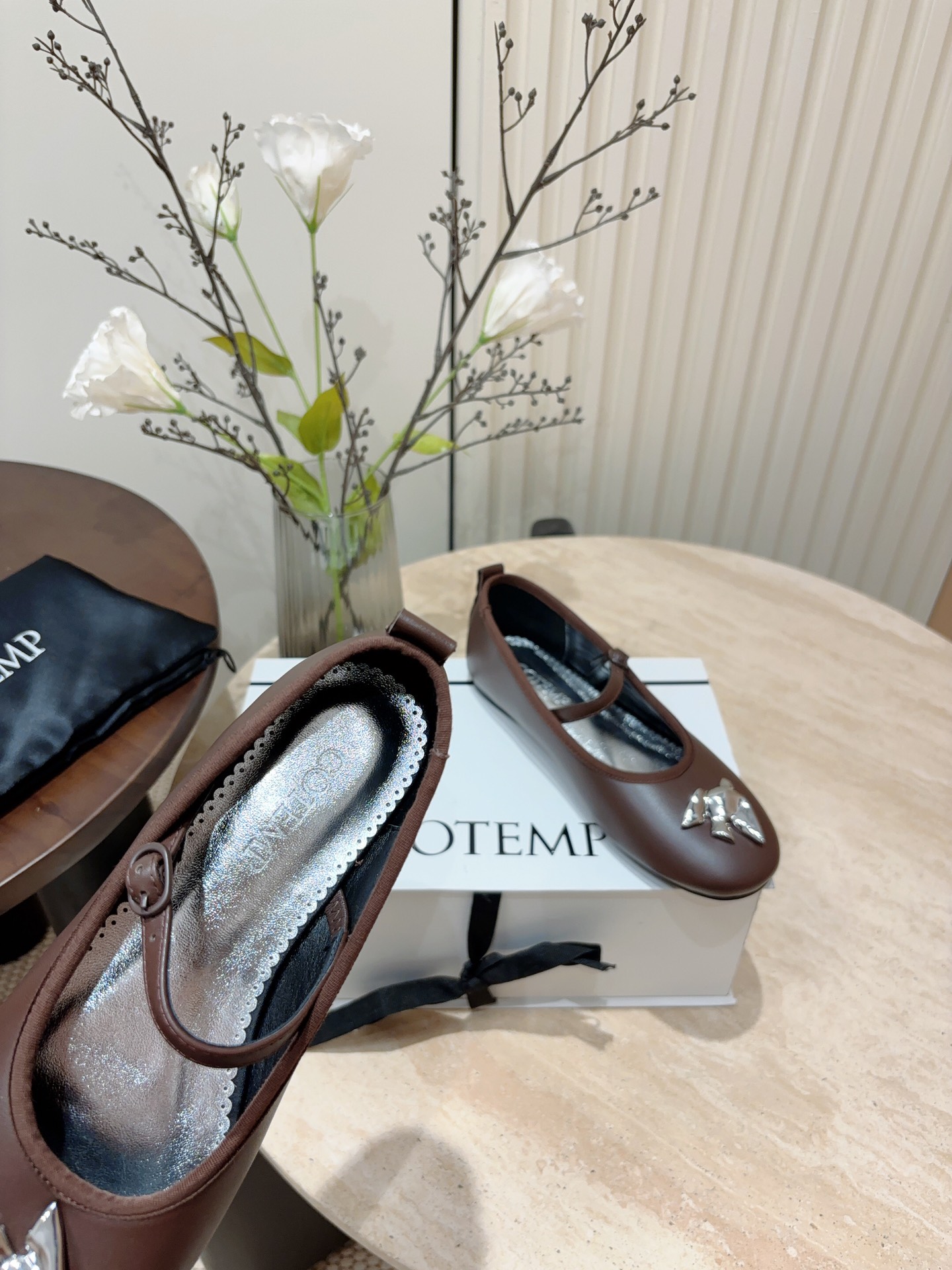 New Retro Ballet Style Flat Shoes with Elegant Details and Comfortable Sheepskin Material - 图片 5