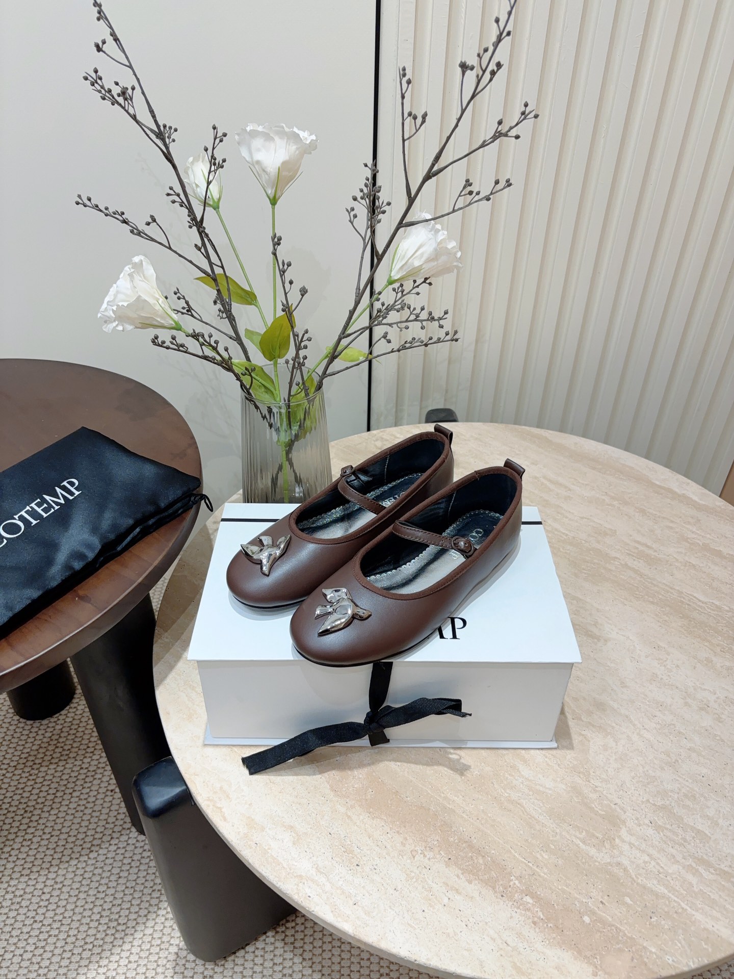 New Retro Ballet Style Flat Shoes with Elegant Details and Comfortable Sheepskin Material - 图片 2