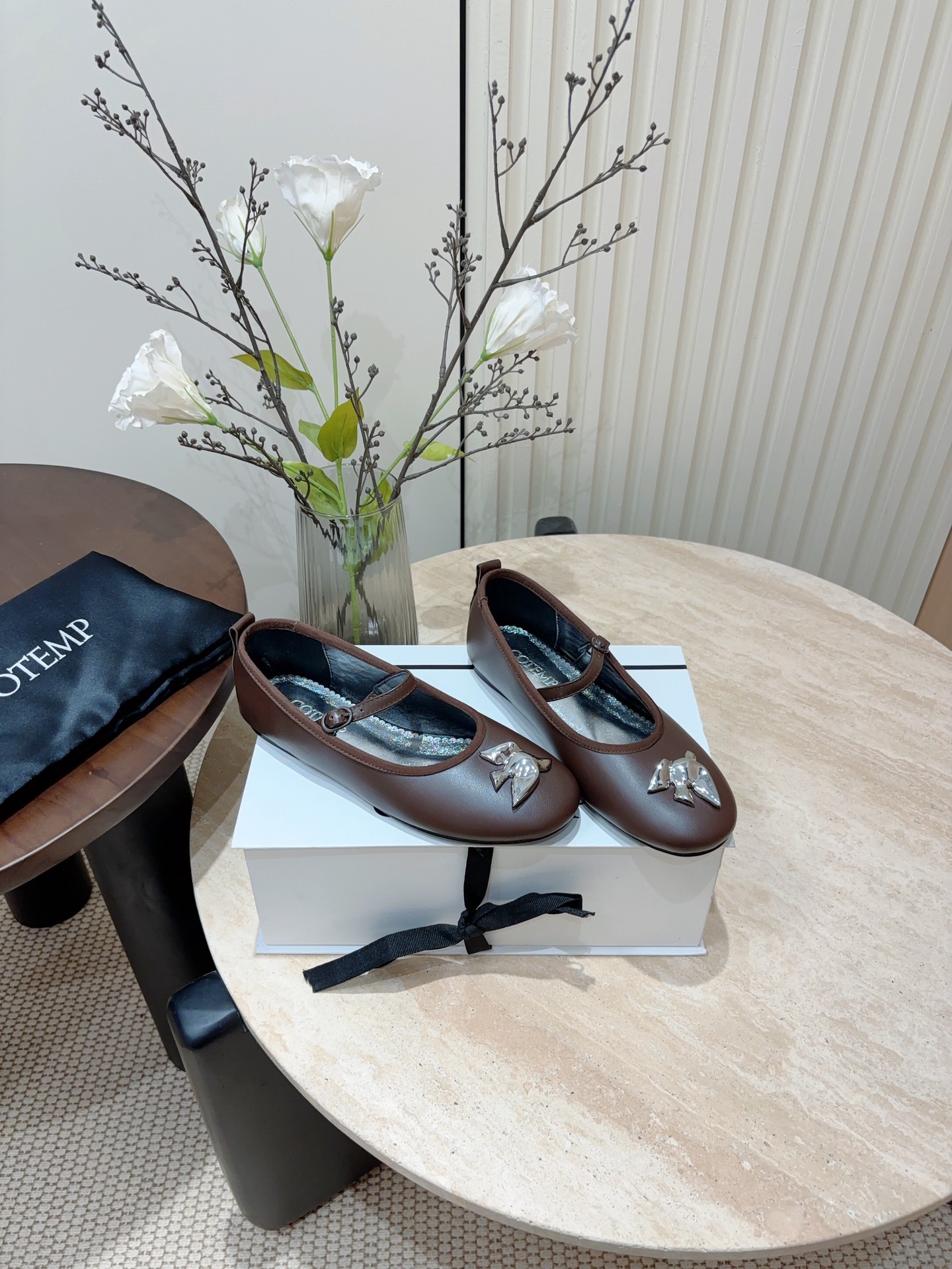 New Retro Ballet Style Flat Shoes with Elegant Details and Comfortable Sheepskin Material - 图片 3