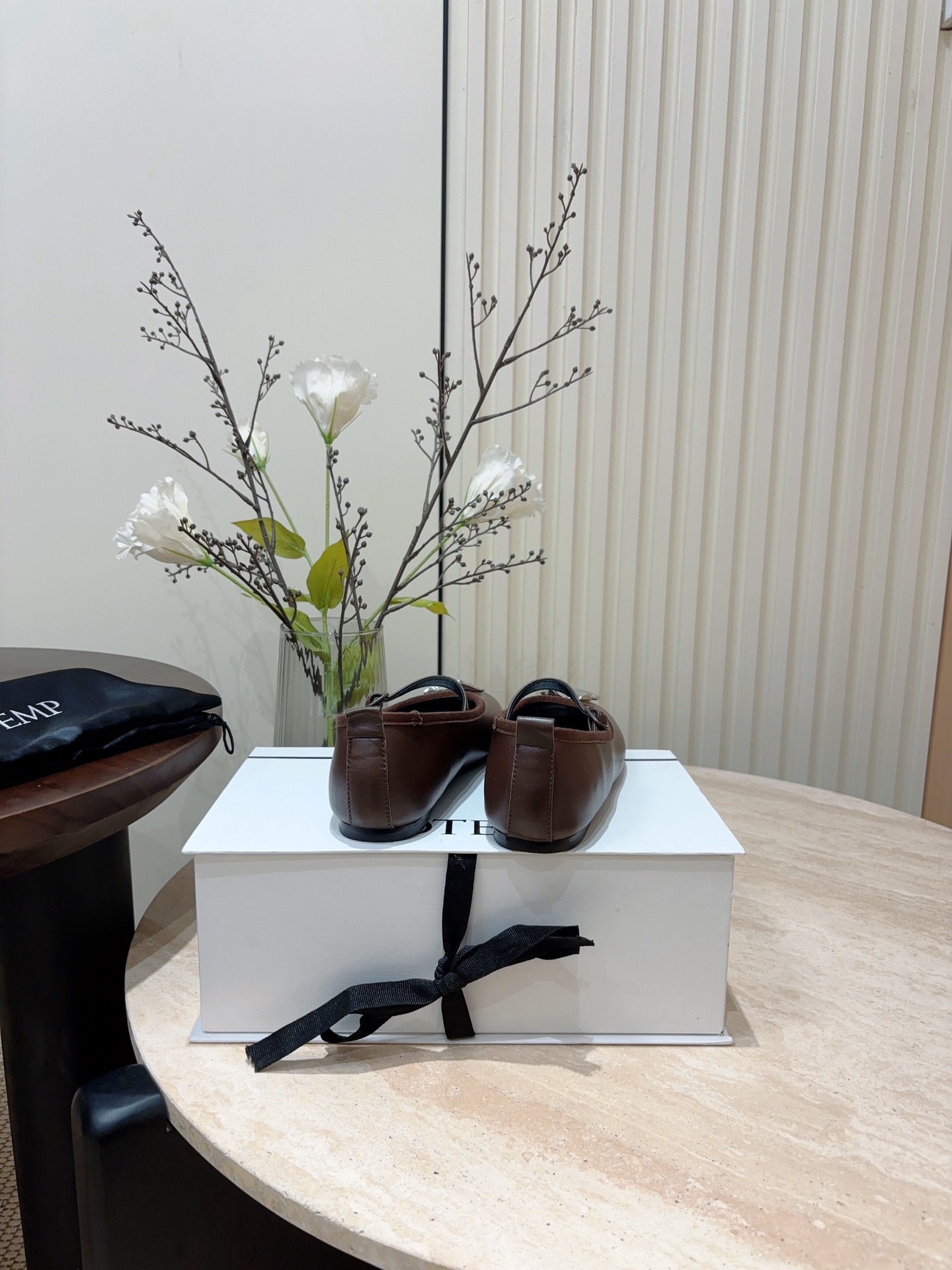New Retro Ballet Style Flat Shoes with Elegant Details and Comfortable Sheepskin Material - 图片 6