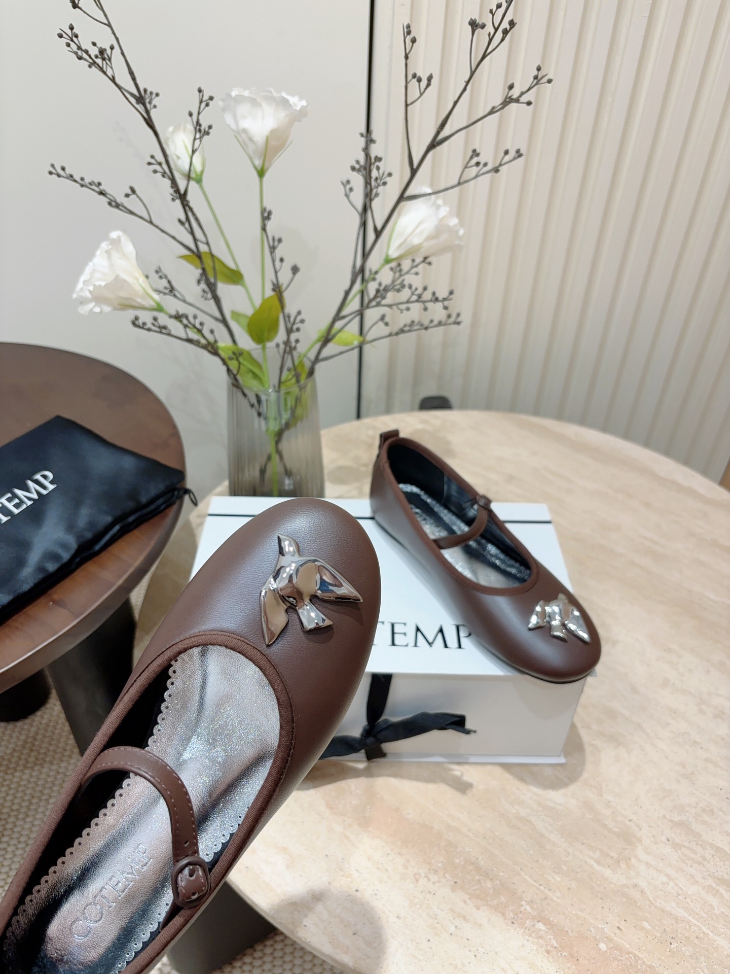 New Retro Ballet Style Flat Shoes with Elegant Details and Comfortable Sheepskin Material - 图片 4