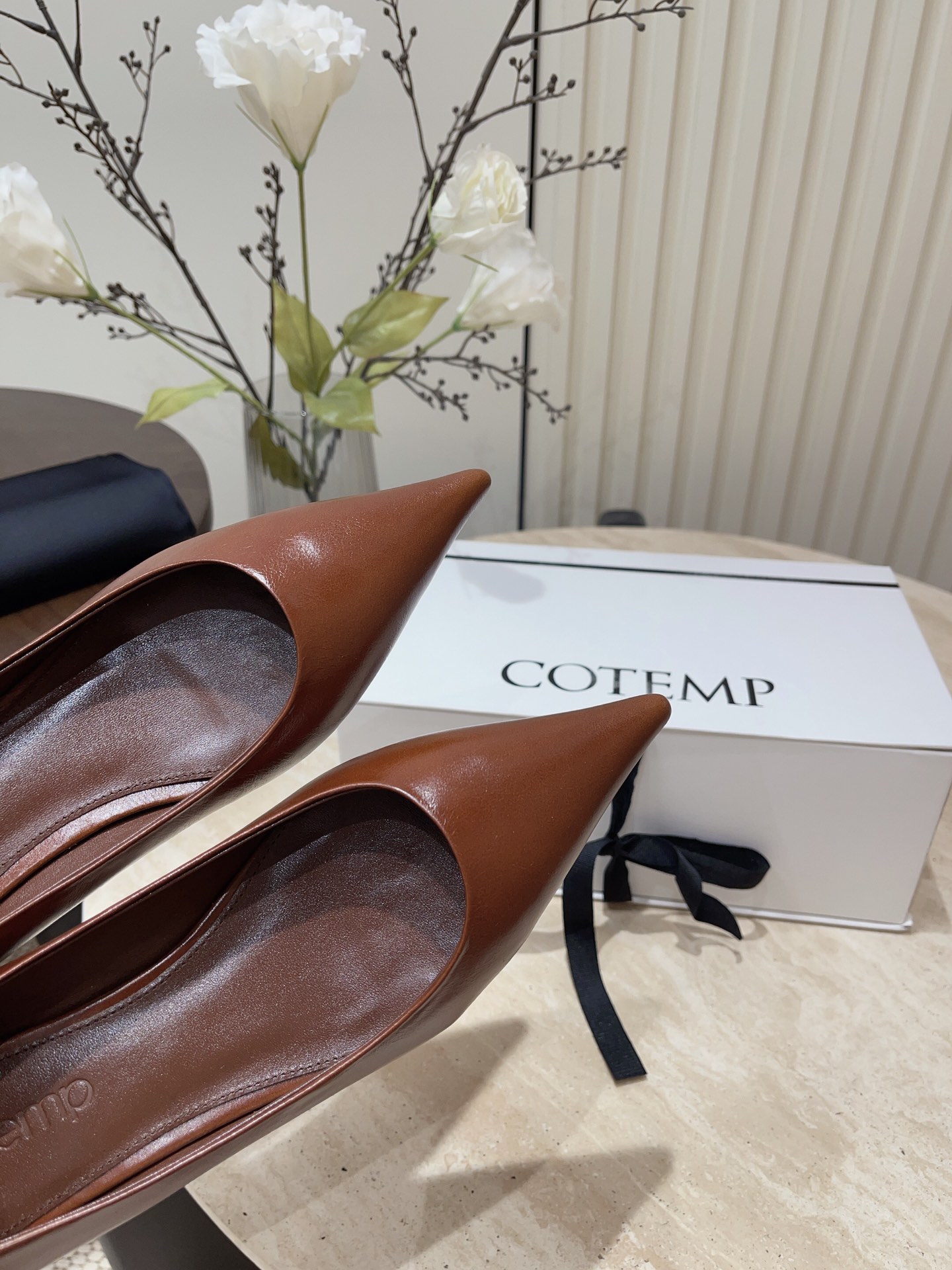 Stylish Pointy Heel Shoes in Original Colored Cattle Skin, Italian Leather Soles - 图片 6