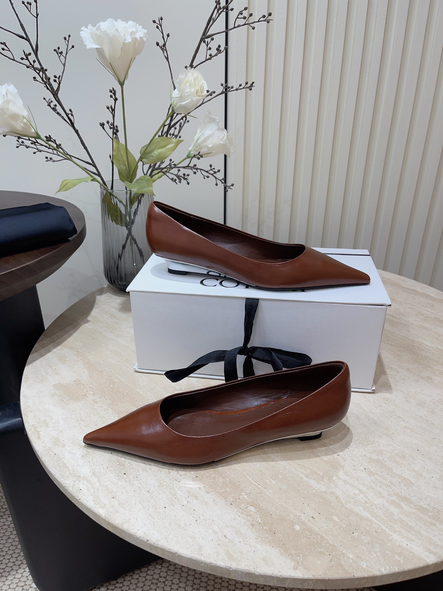 Stylish Pointy Heel Shoes in Original Colored Cattle Skin, Italian Leather Soles - 图片 5