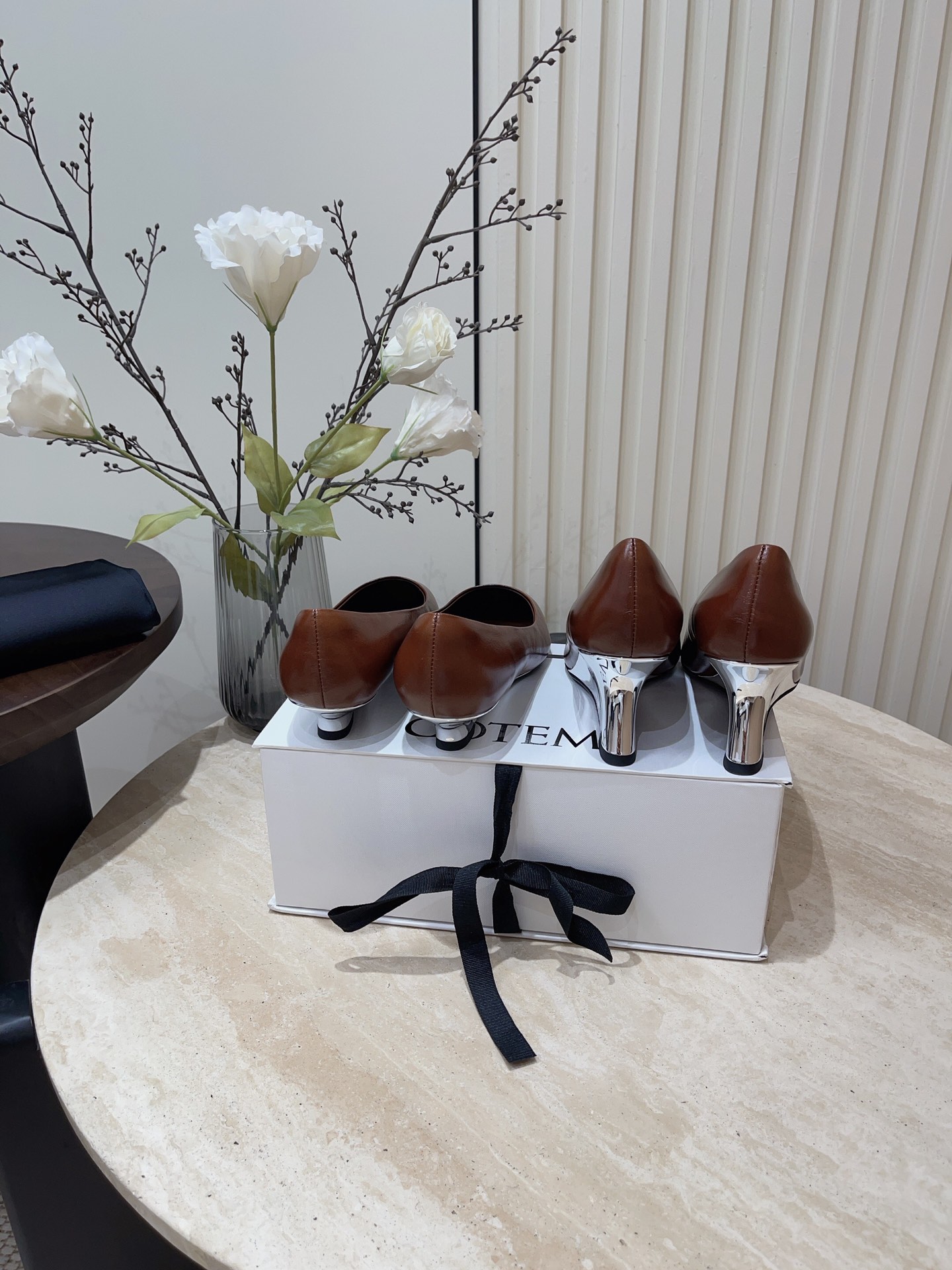 Stylish Pointy Heel Shoes in Original Colored Cattle Skin, Italian Leather Soles - 图片 3