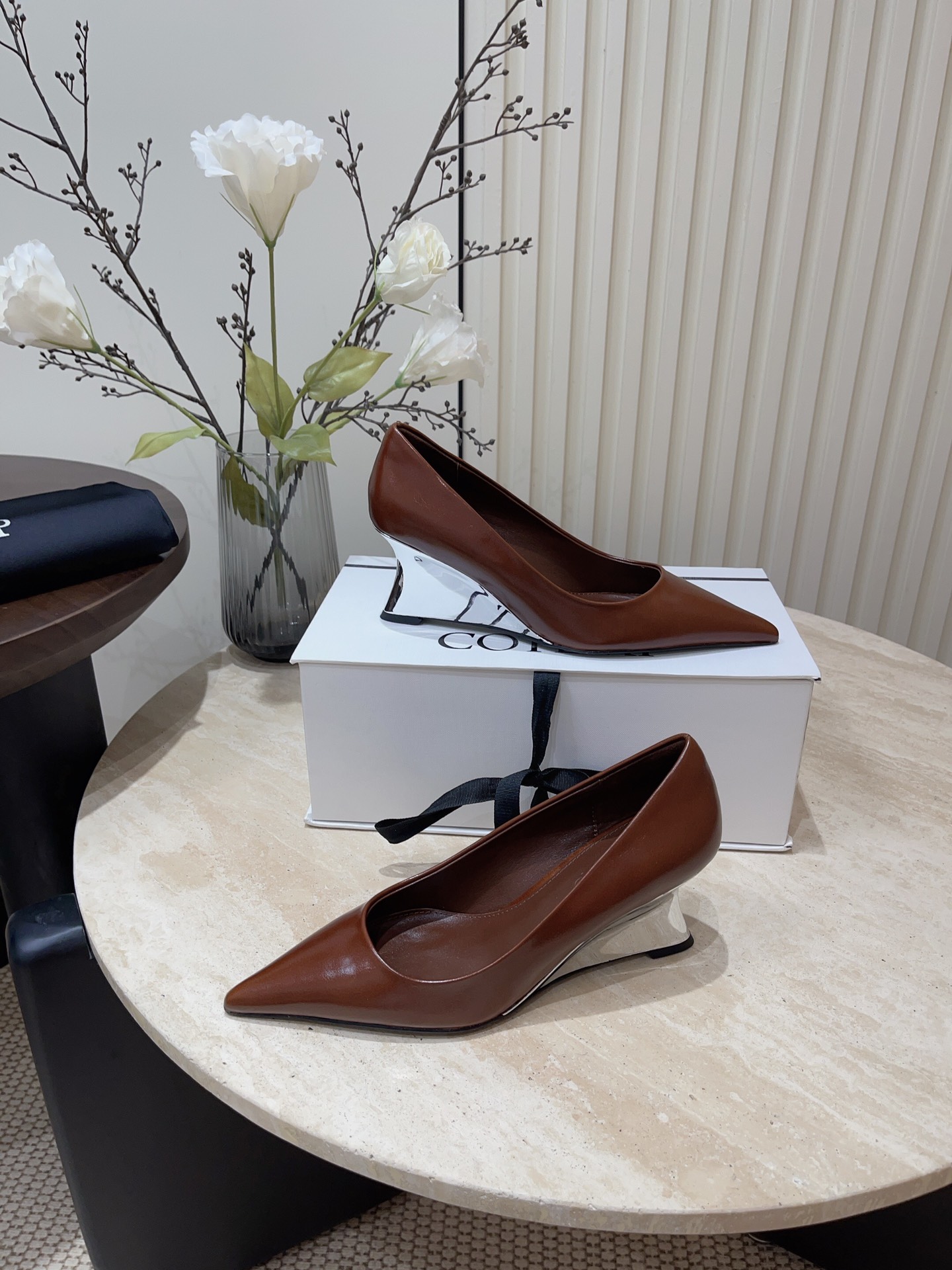 Stylish Pointy Heel Shoes in Original Colored Cattle Skin, Italian Leather Soles - 图片 8