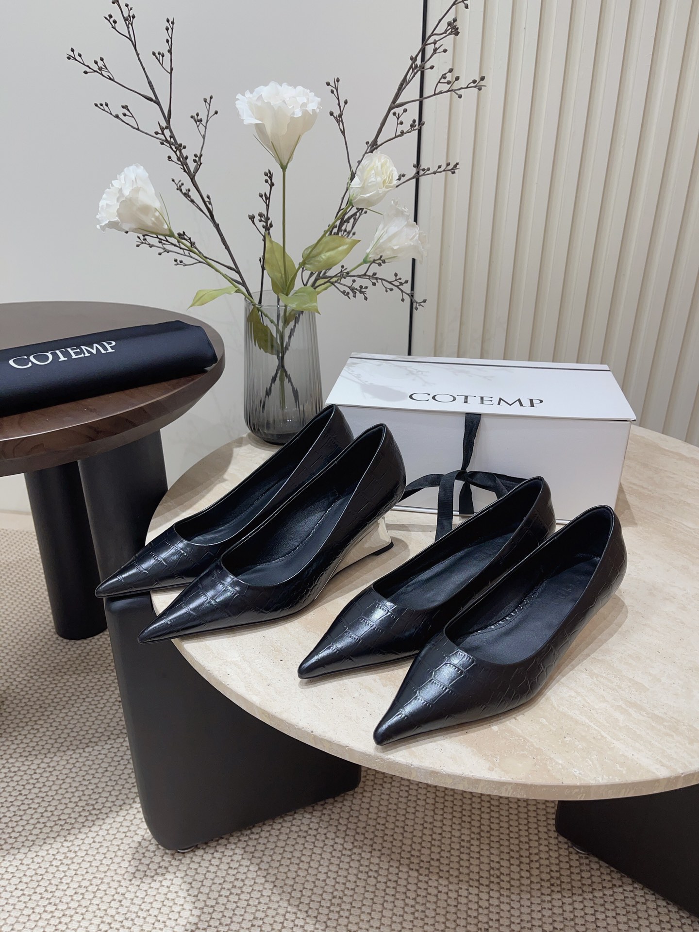 Trendy Pointy Heel Shoes in Original Colored Cattle Skin, Italian Leather Soles - 图片 2