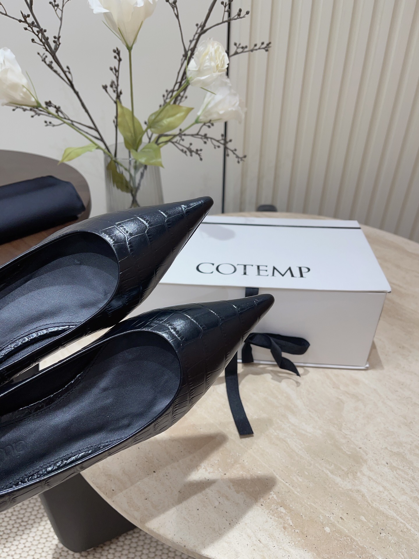 Trendy Pointy Heel Shoes in Original Colored Cattle Skin, Italian Leather Soles - 图片 6