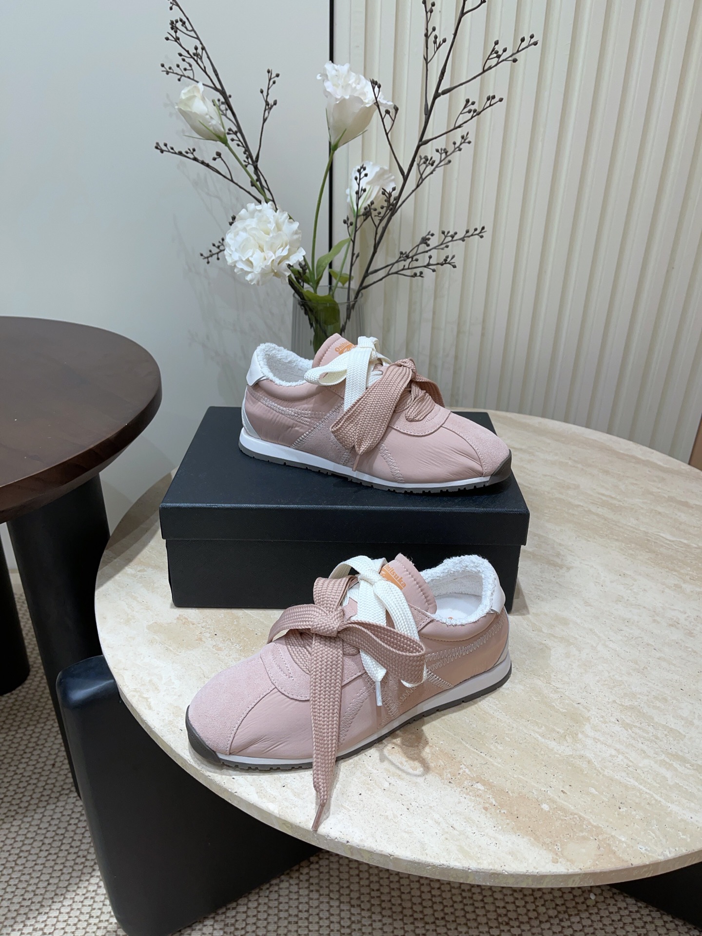 Onitsuka Tiger: Fashionable Retro Sports Shoes with Comfort and Detail - 图片 5