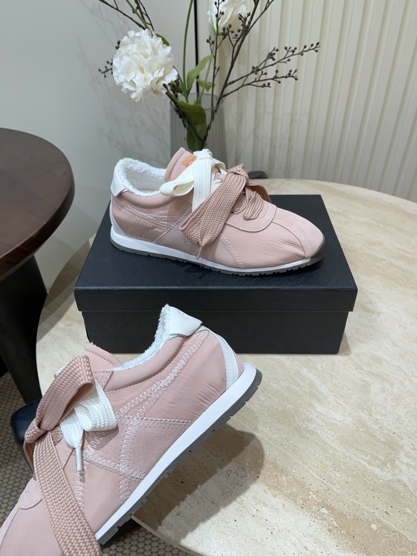 Onitsuka Tiger: Fashionable Retro Sports Shoes with Comfort and Detail - 图片 8