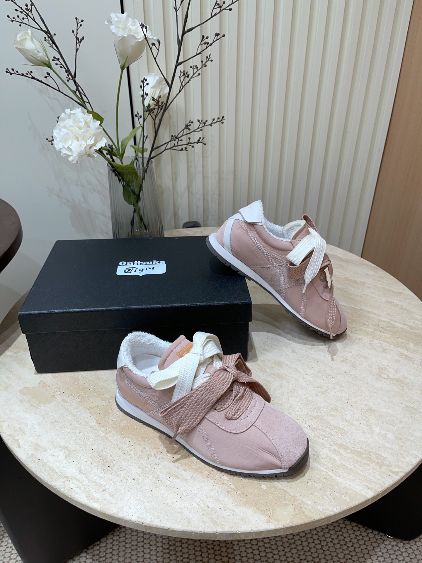 Onitsuka Tiger: Fashionable Retro Sports Shoes with Comfort and Detail - 图片 7