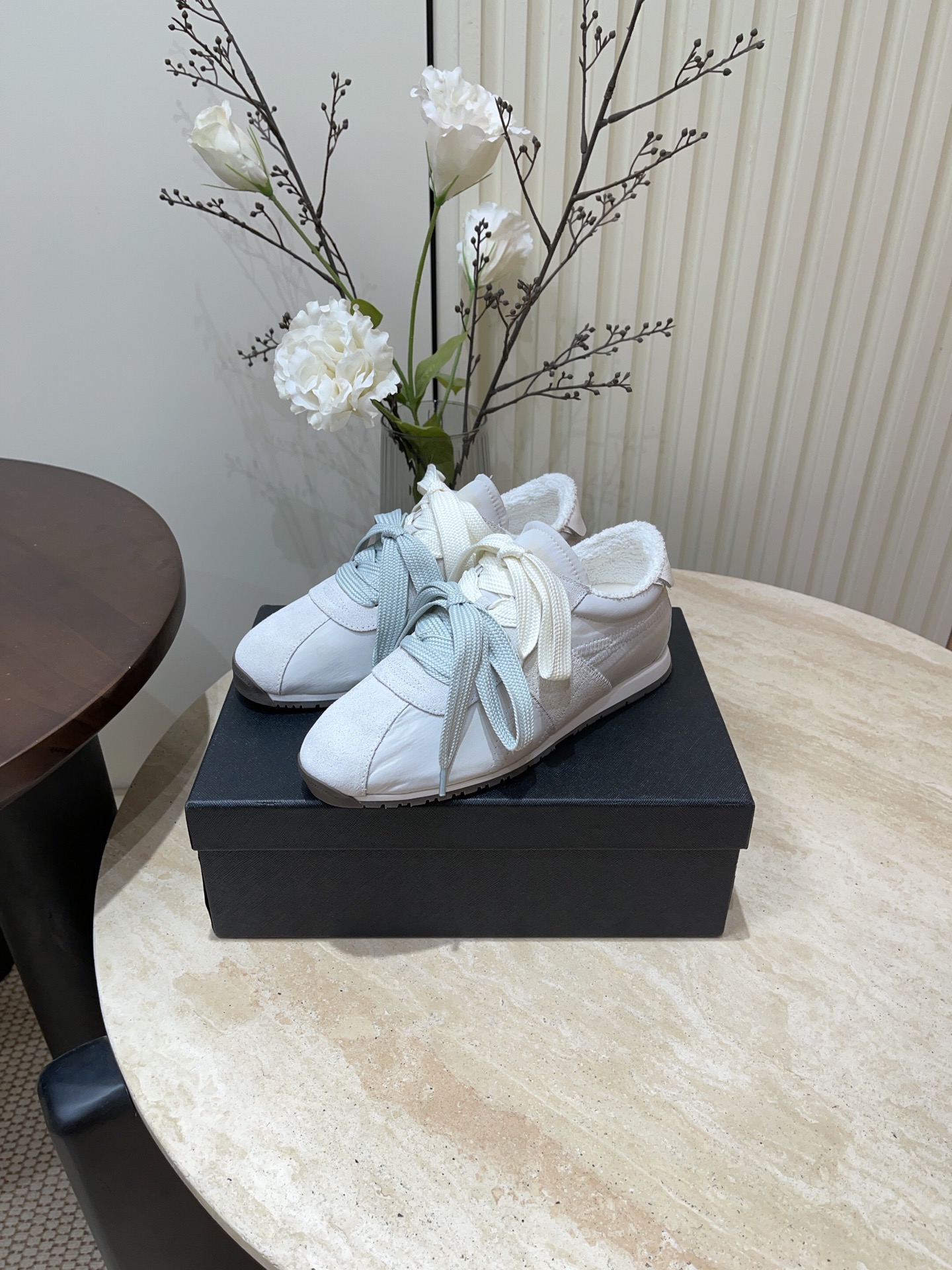 Onitsuka Tiger Fashion Sports Shoes: Comfort and Detail in Style