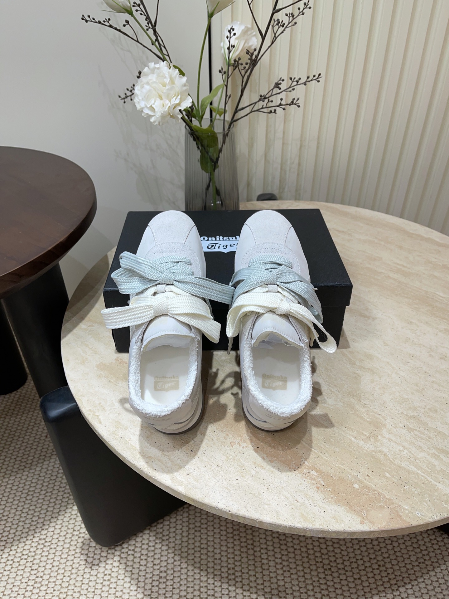 Onitsuka Tiger Fashion Sports Shoes: Comfort and Detail in Style - 图片 6