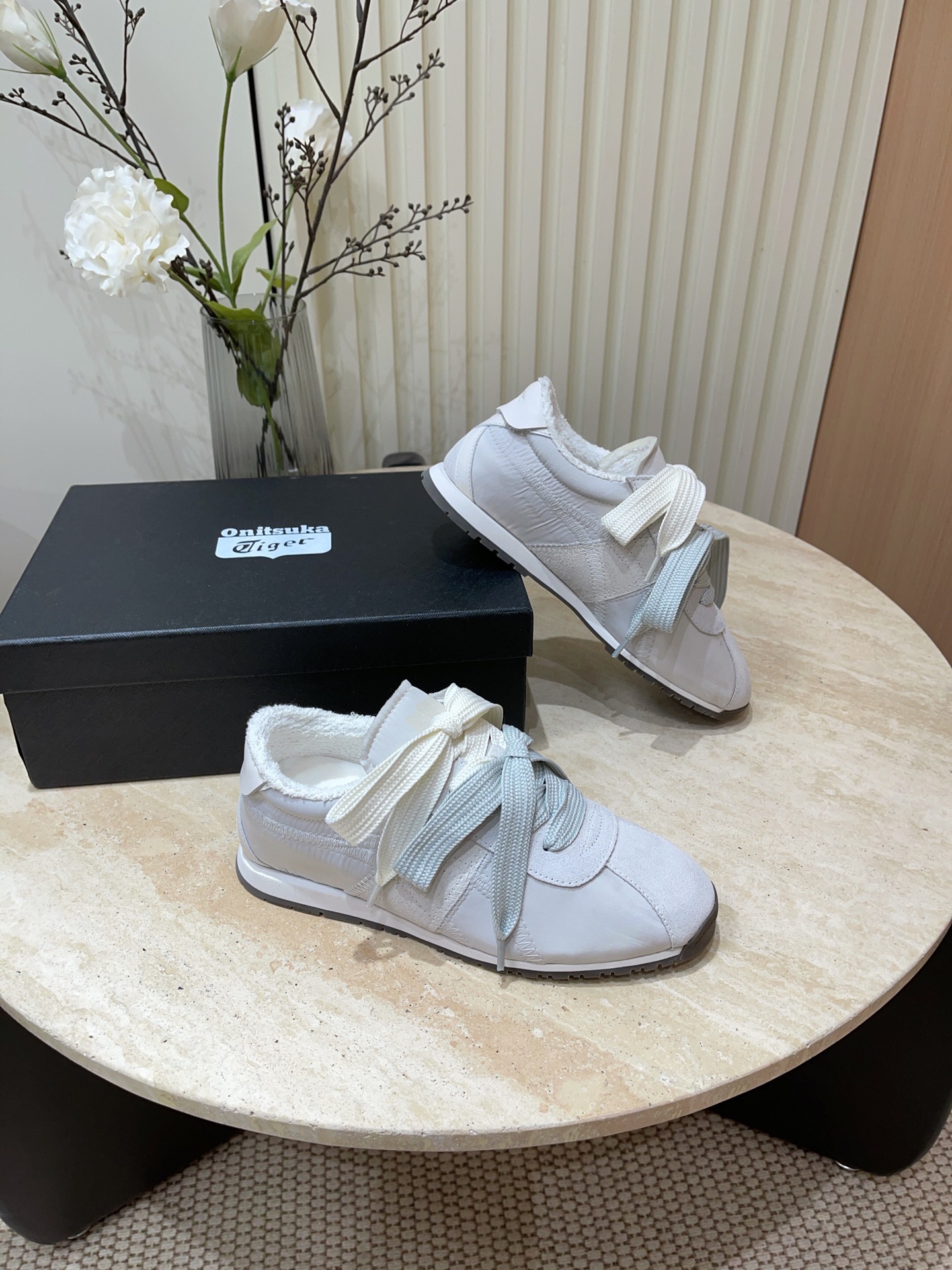 Onitsuka Tiger Fashion Sports Shoes: Comfort and Detail in Style - 图片 7