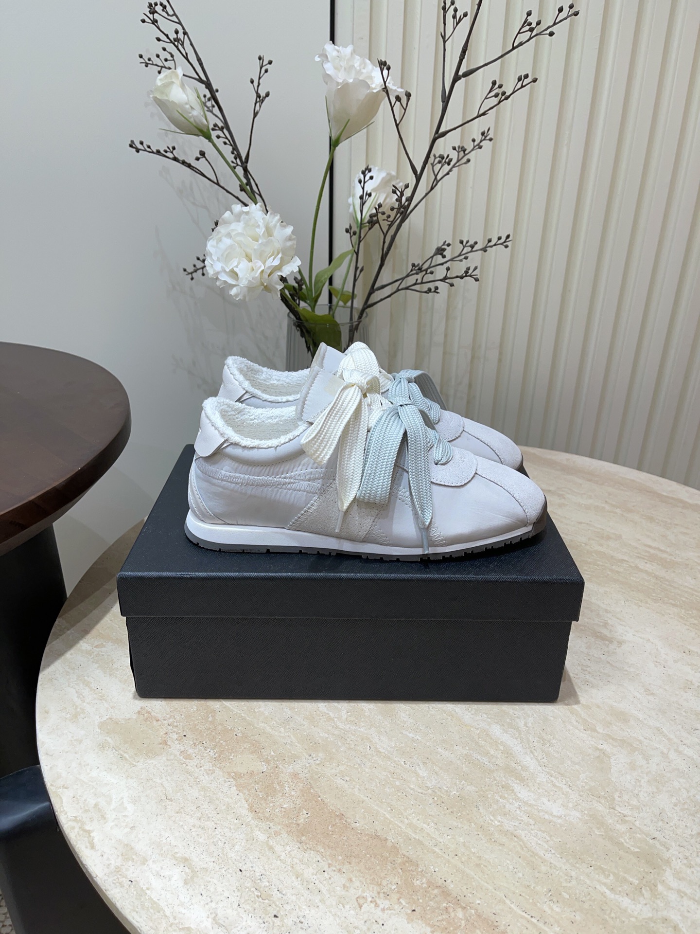 Onitsuka Tiger Fashion Sports Shoes: Comfort and Detail in Style - 图片 3