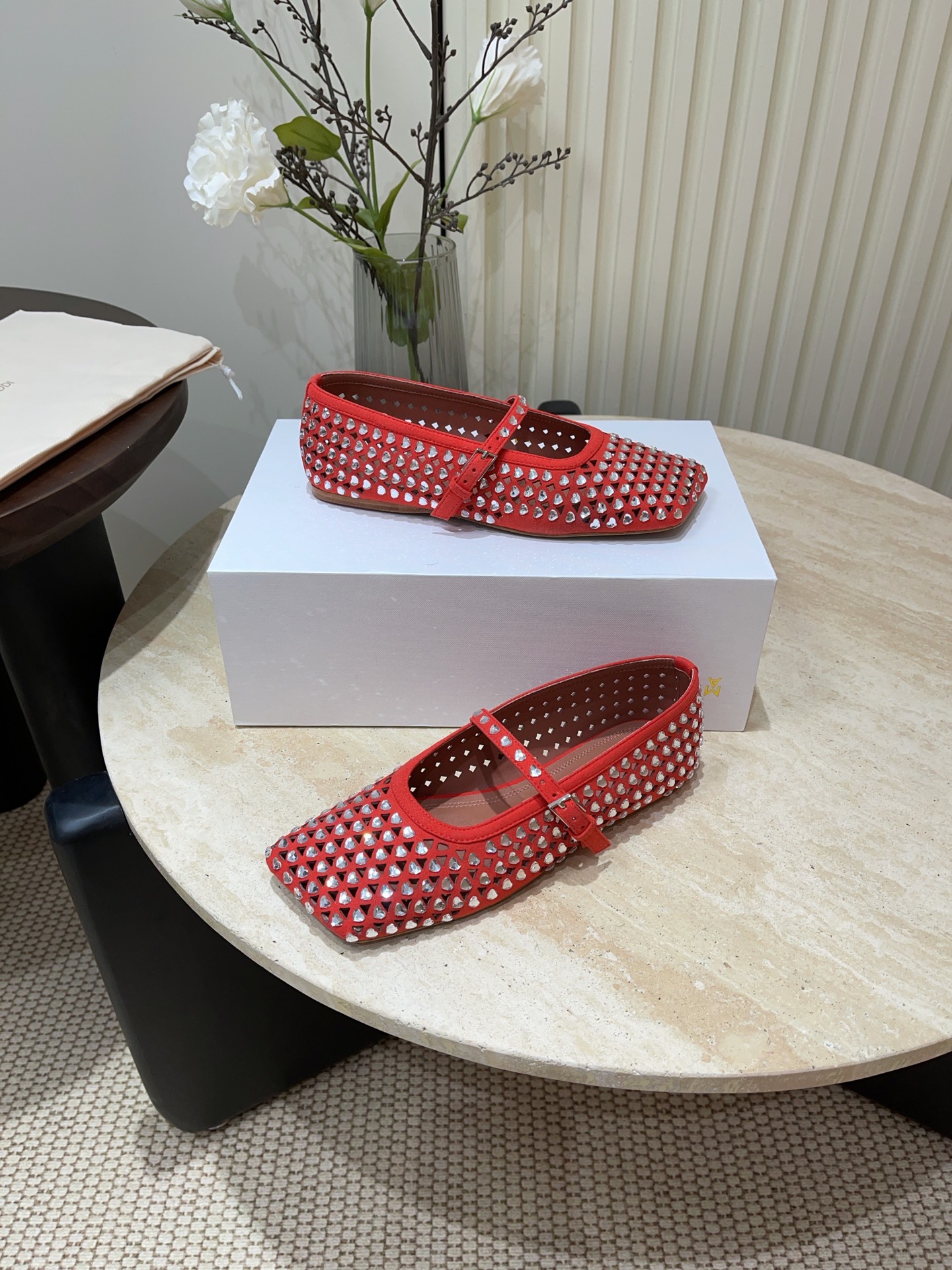 Amina Muaddi: Young Girls, Water Drills, Precious Style in Footwear Collection - 图片 4