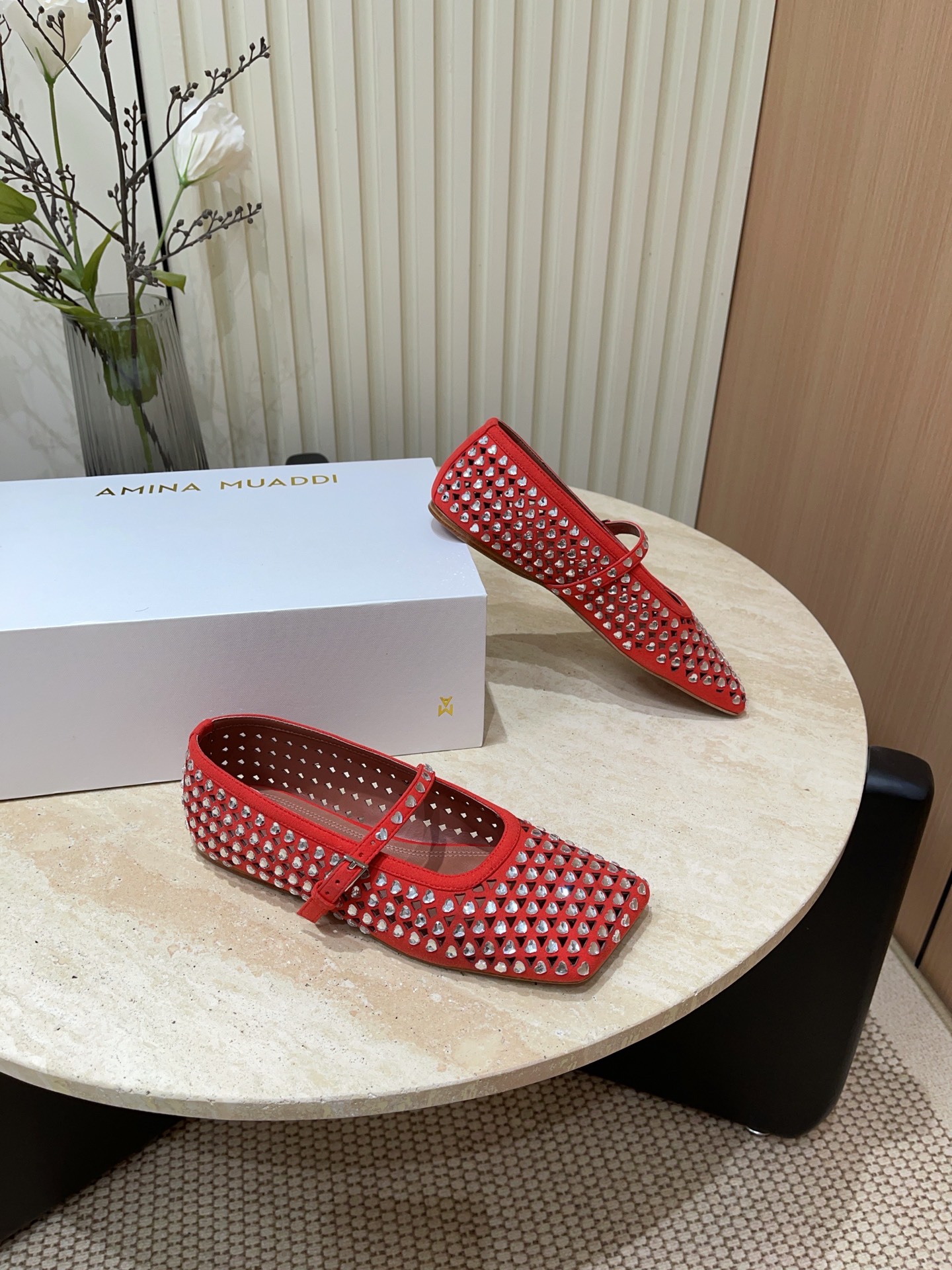 Amina Muaddi: Young Girls, Water Drills, Precious Style in Footwear Collection - 图片 3