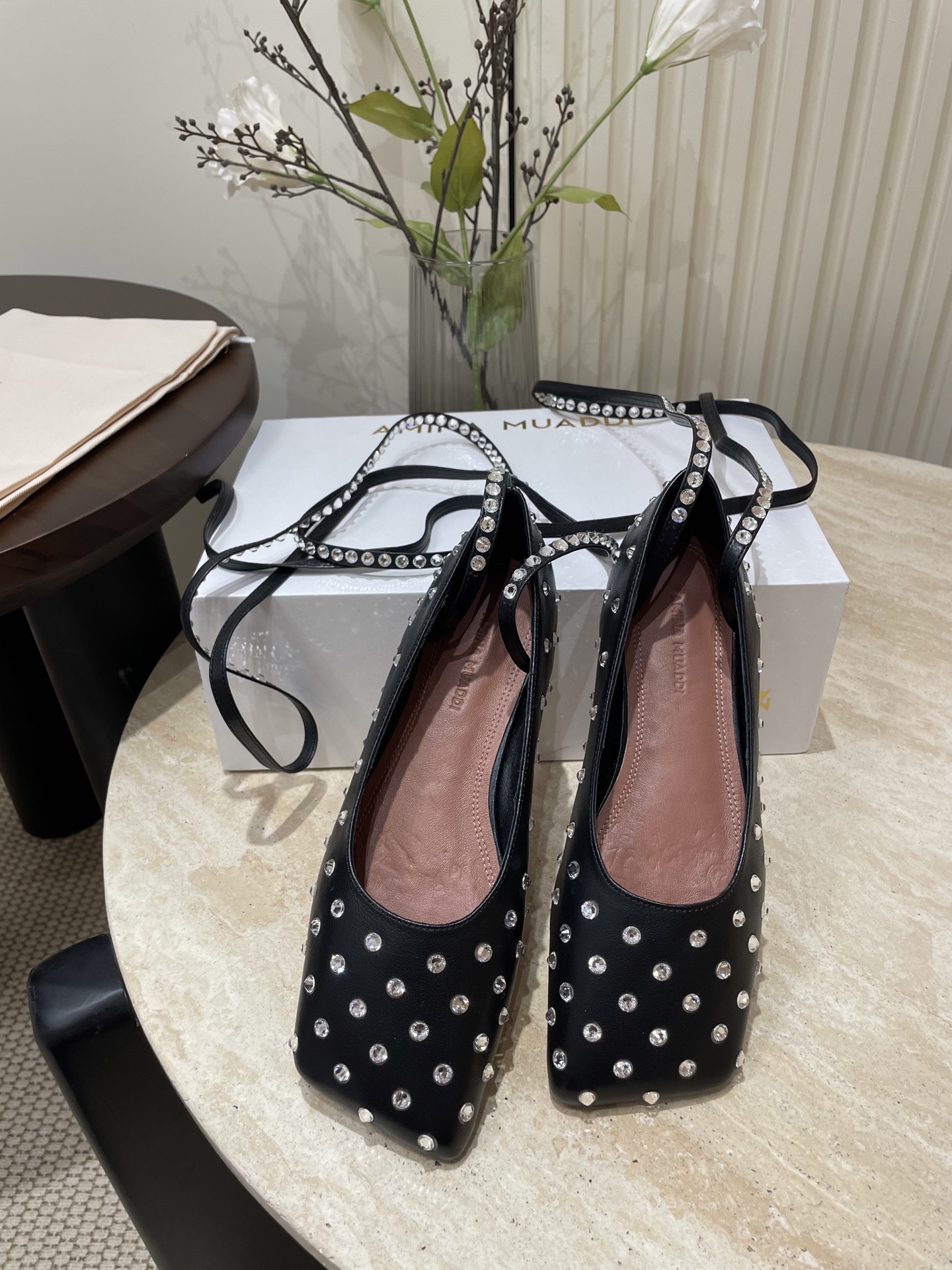 Amina Muaddi’s 2025 Spring/Summer French Drilling Belt Ballet Shoes Collection - 图片 3