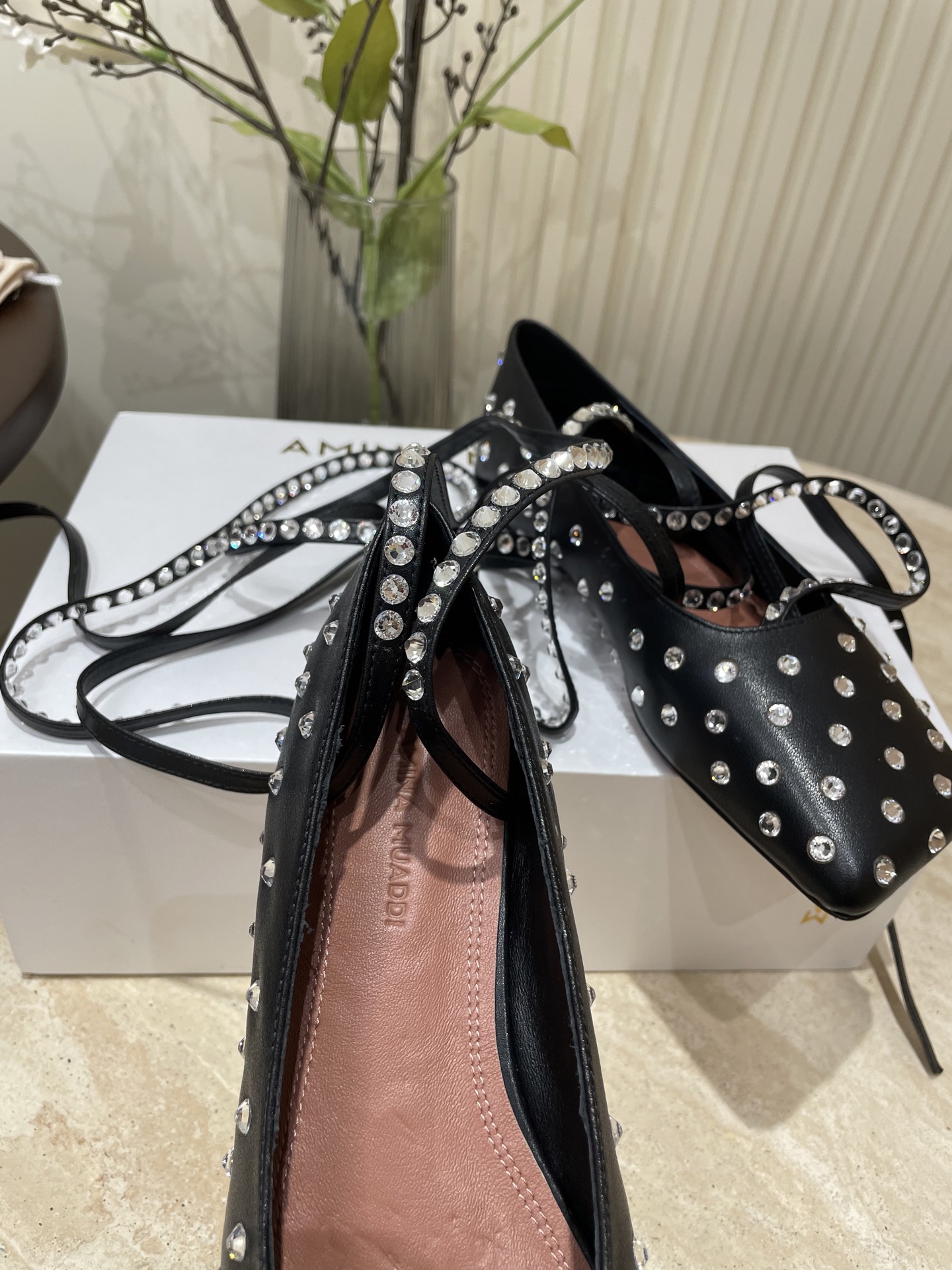 Amina Muaddi’s 2025 Spring/Summer French Drilling Belt Ballet Shoes Collection - 图片 6