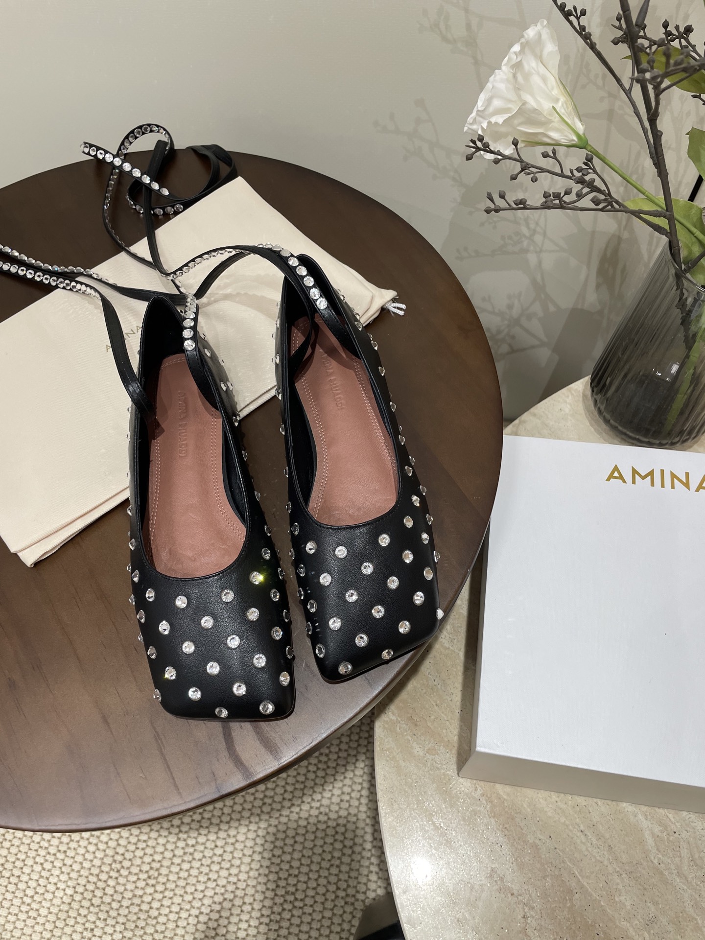 Amina Muaddi’s 2025 Spring/Summer French Drilling Belt Ballet Shoes Collection - 图片 5
