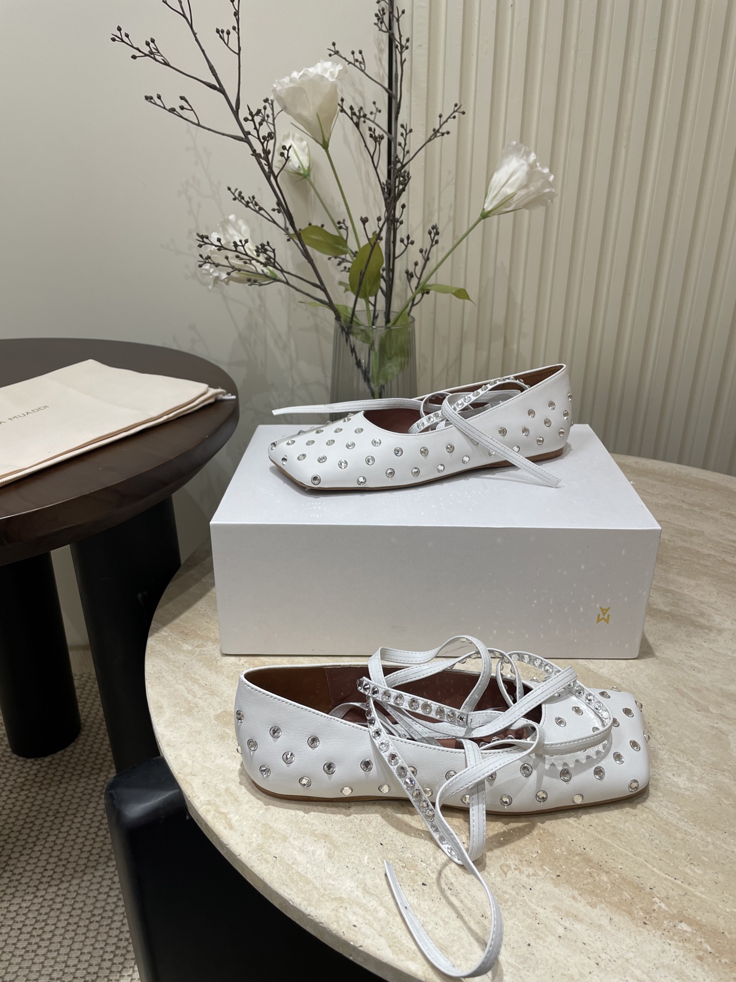 Amina Muaddi Spring/Summer 25 New French Drilling Belt Ballet Shoes Review - 图片 3