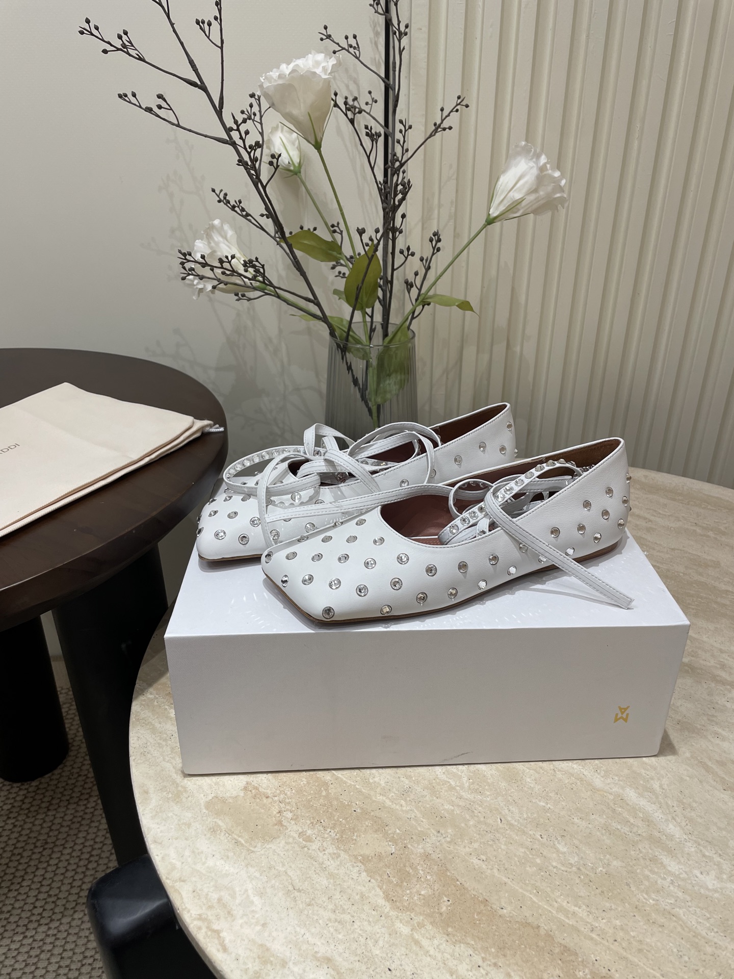 Amina Muaddi Spring/Summer 25 New French Drilling Belt Ballet Shoes Review - 图片 2