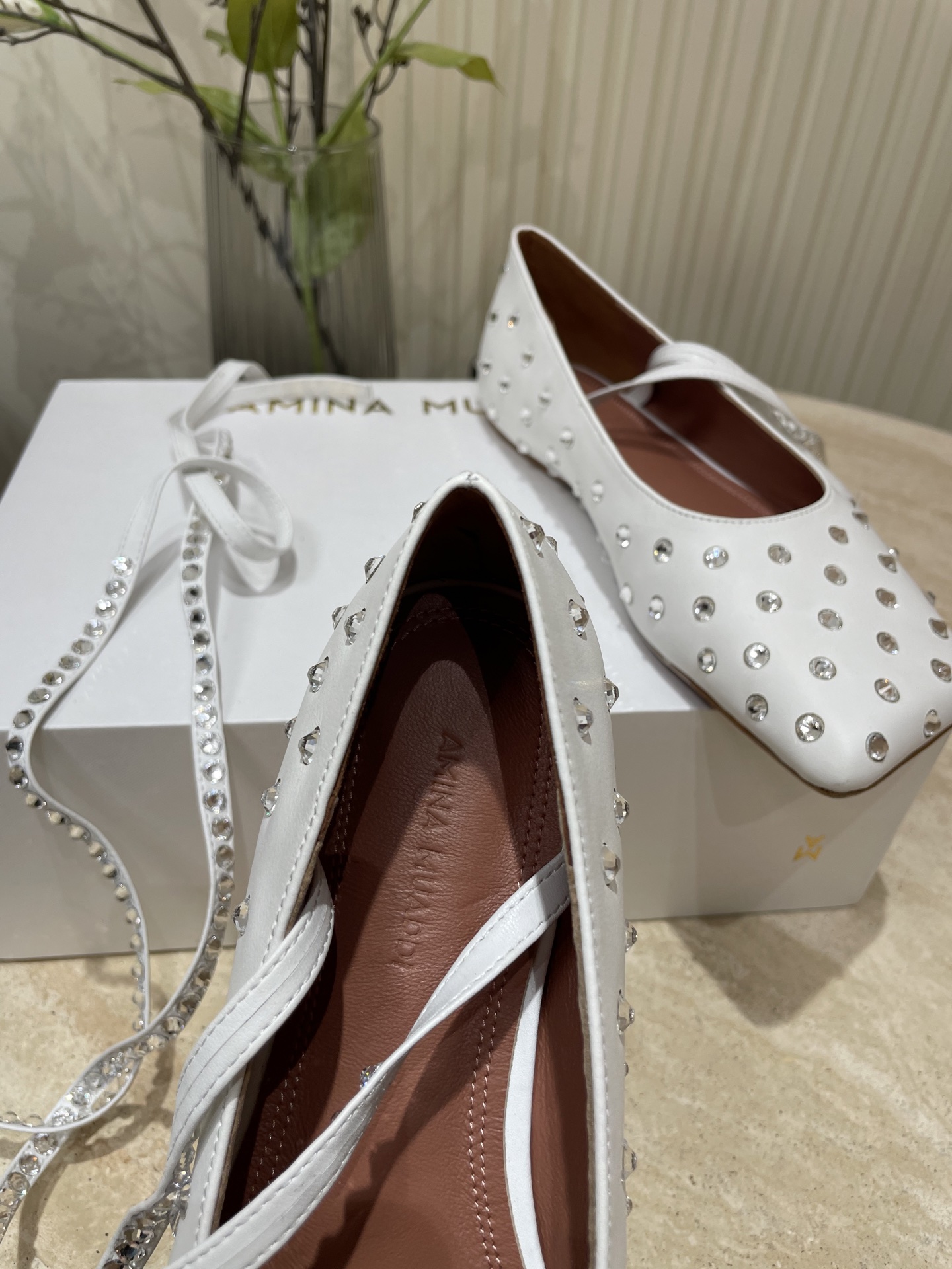 Amina Muaddi Spring/Summer 25 New French Drilling Belt Ballet Shoes Review - 图片 8