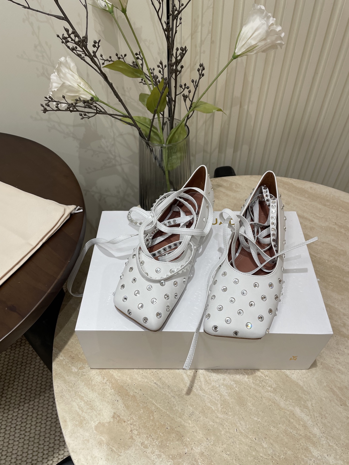 Amina Muaddi Spring/Summer 25 New French Drilling Belt Ballet Shoes Review